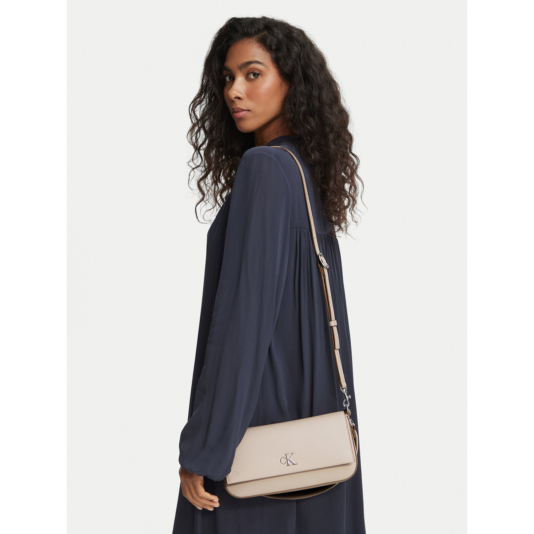 Τσάντα Calvin Klein Minimal Monogram Shoulder Pouch LV04K3161G Μπεζ