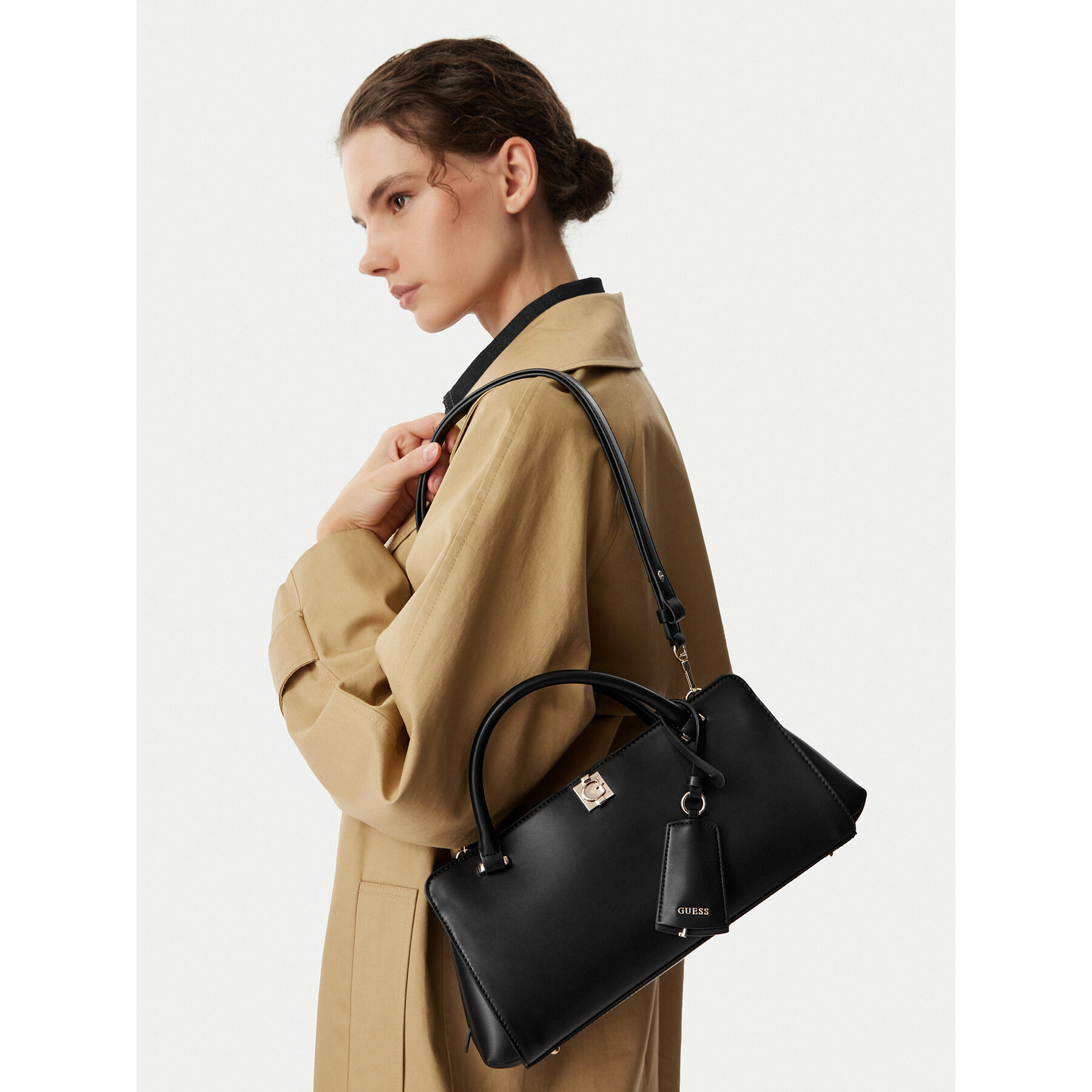 Дамска чанта Guess HWVG97 34060 Черен