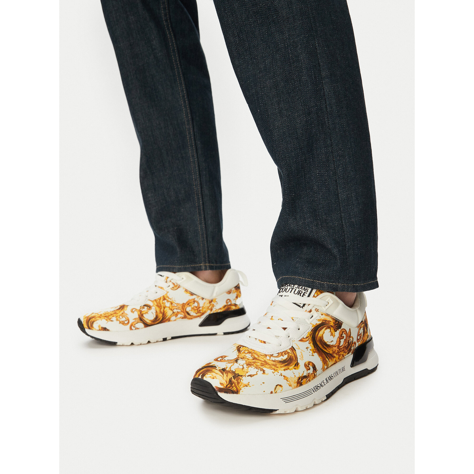Sneakersy Versace Jeans Couture 80YA3SA1 Biela