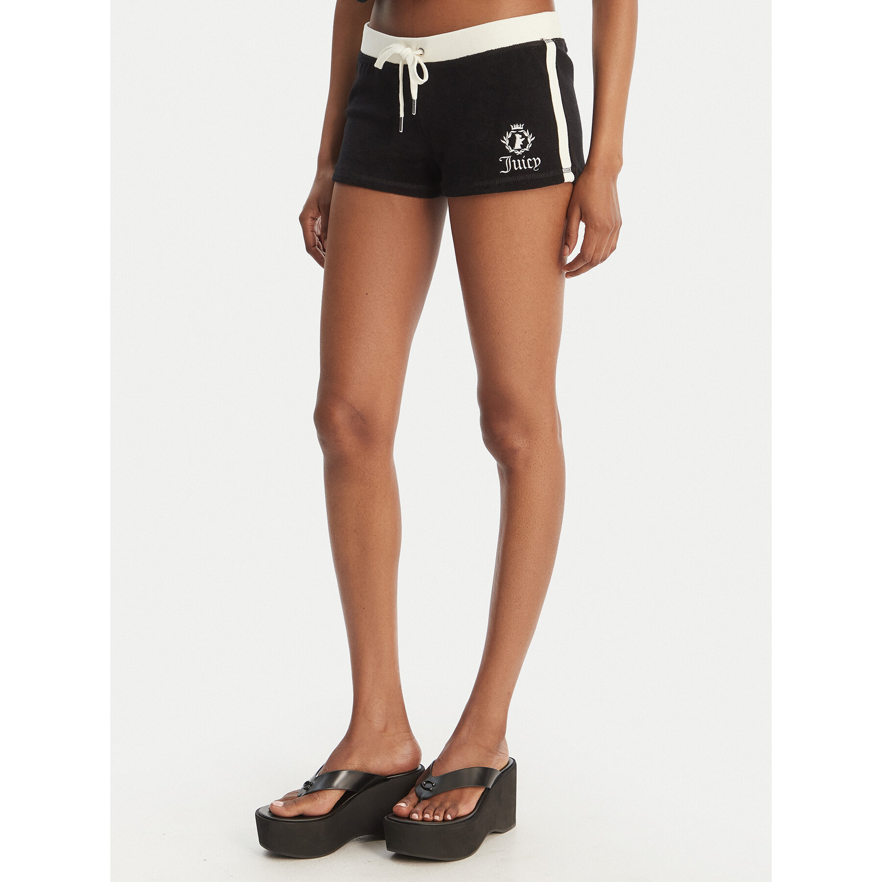Juicy Couture Sportske kratke hlače Applique Terry JCWHS126315 Crna Slim Fit