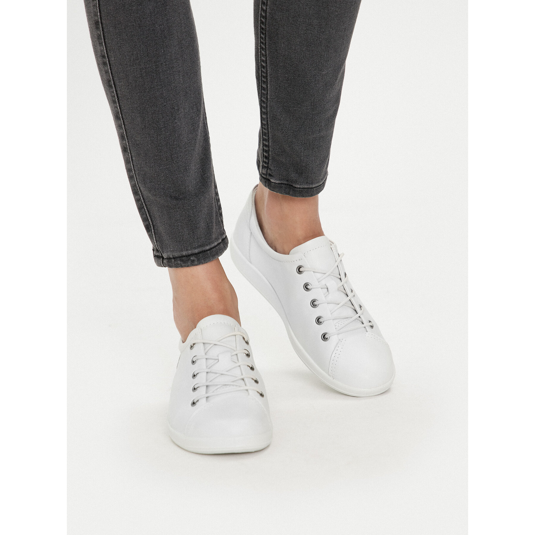 Sneakersy ECCO Soft 2.0 20650301007 Bílá