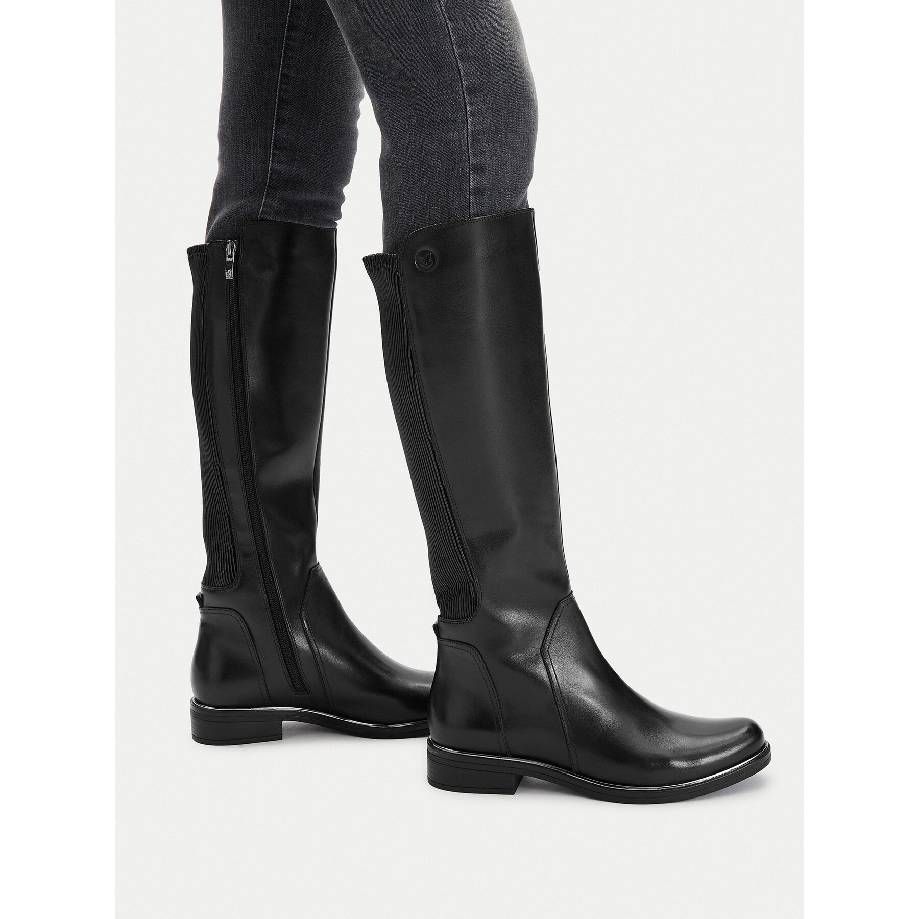 Jahalni škornji Caprice 9-25513-41 Črna