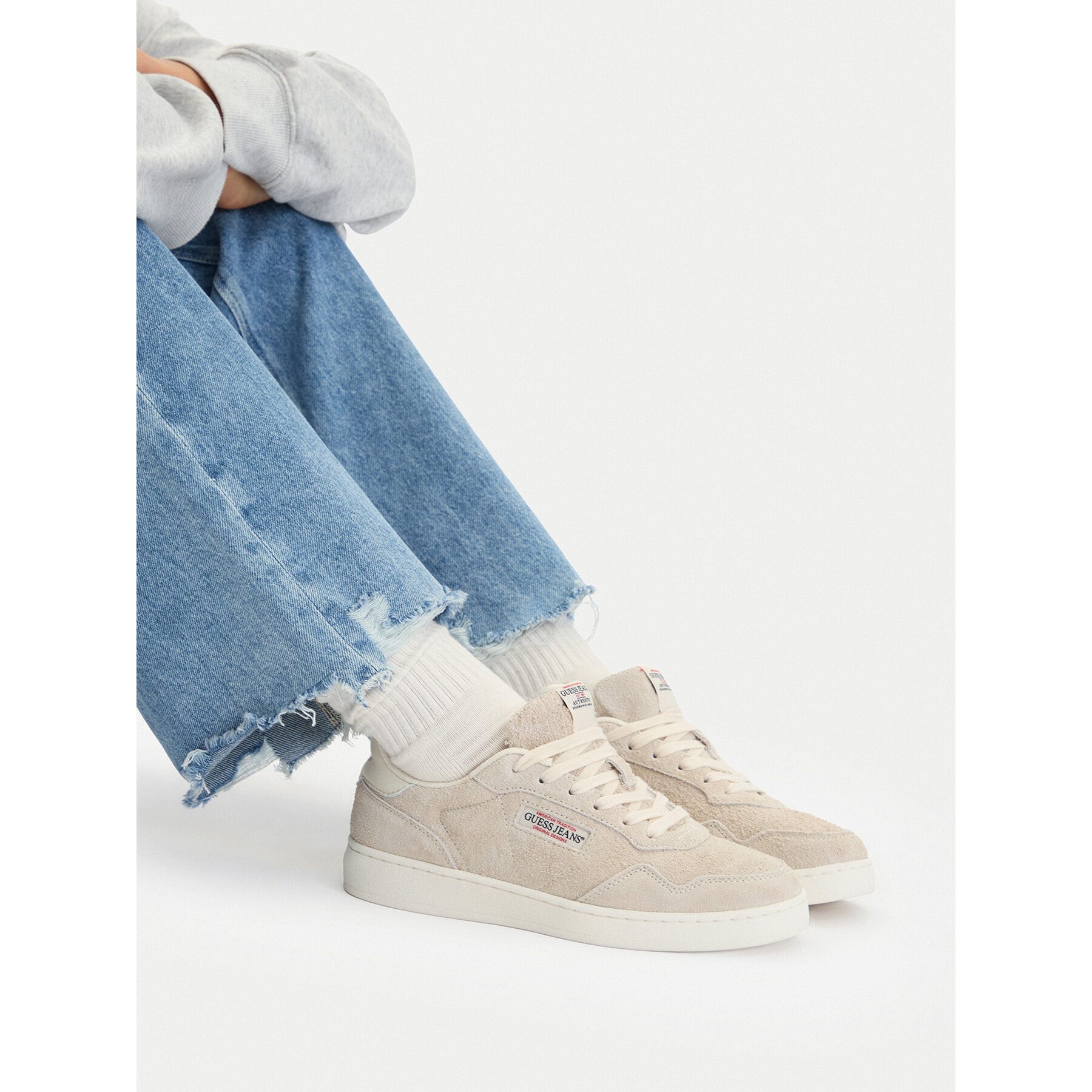 Tenisice Guess Jeans EO-XL250041 Svijetlo bež