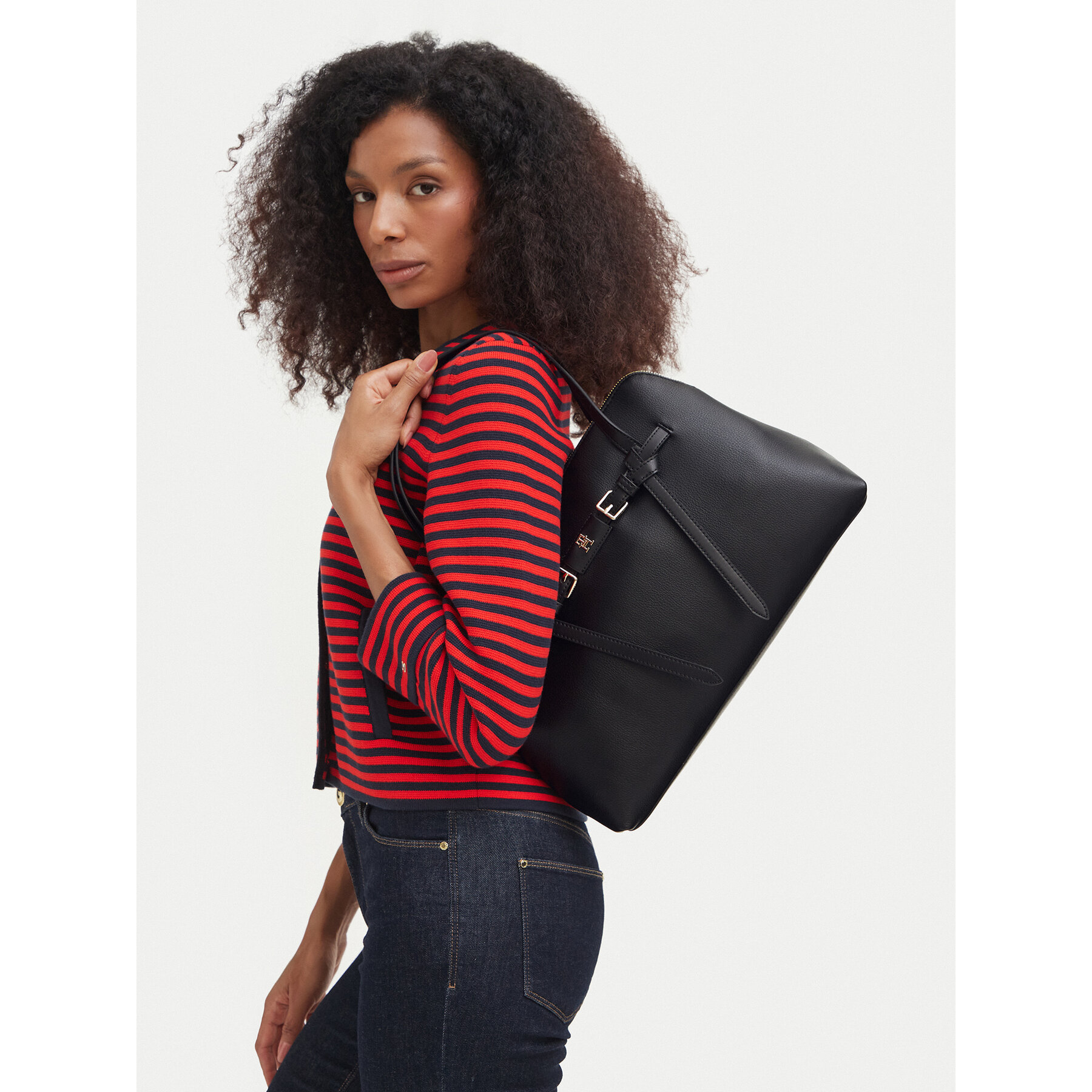 Τσάντα Tommy Hilfiger Th Buckle Tote AW0AW19032 Μαύρο
