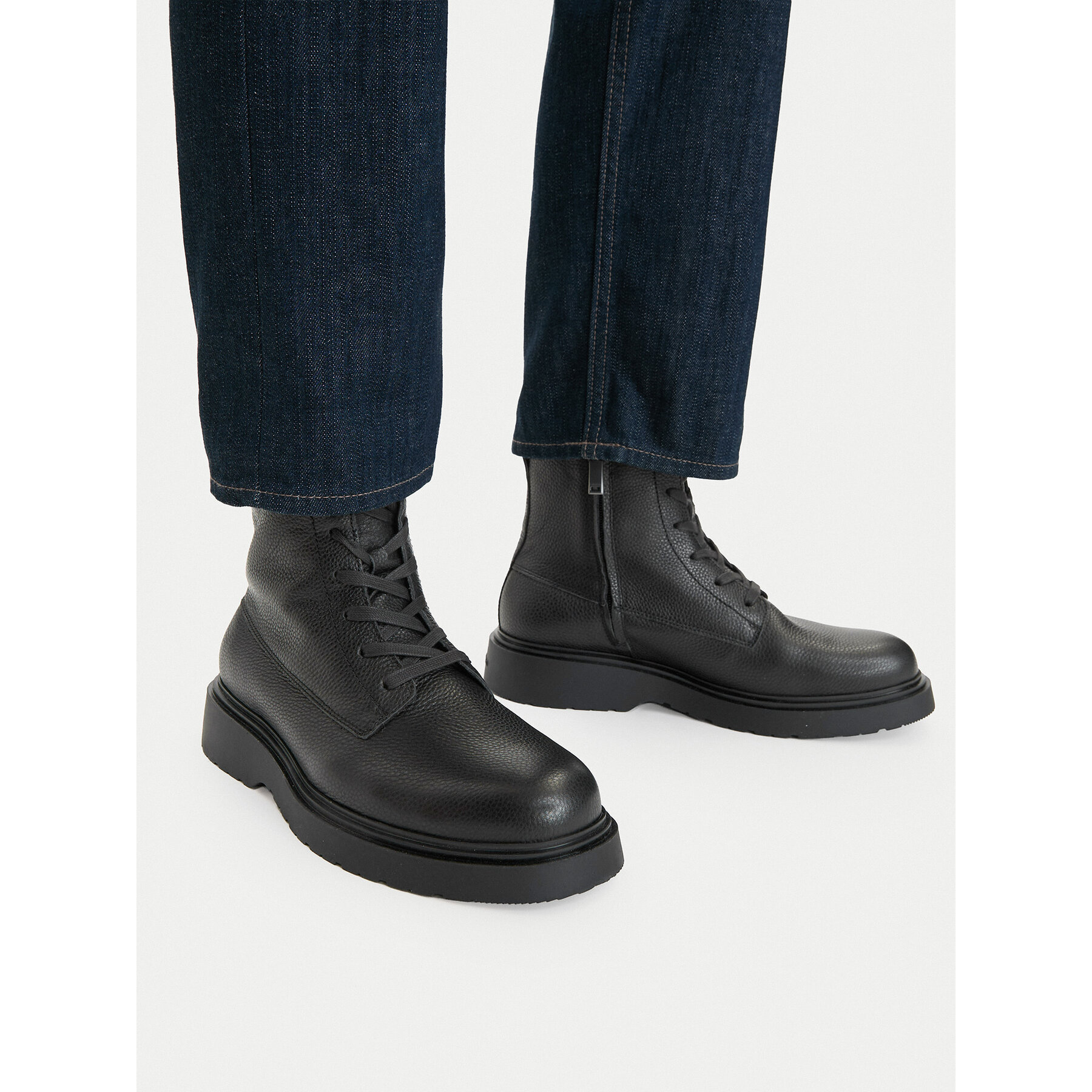 Puszābaki Calvin Klein Combat Ess Lace Up Zip Boot Lth YM0YM01373 Melns