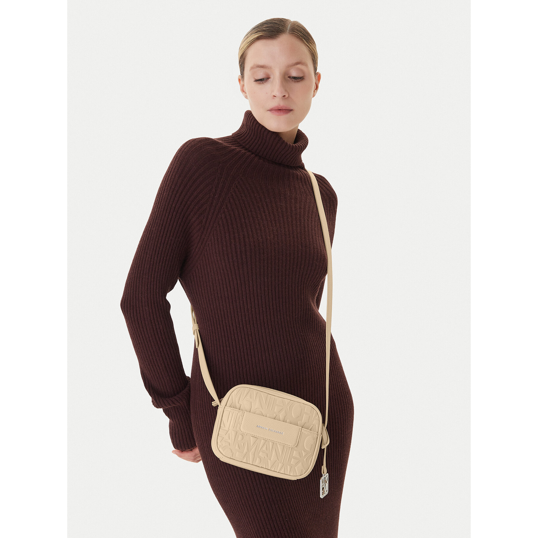 Дамска чанта Armani Exchange XW001578 AF15774 U1092 Екрю