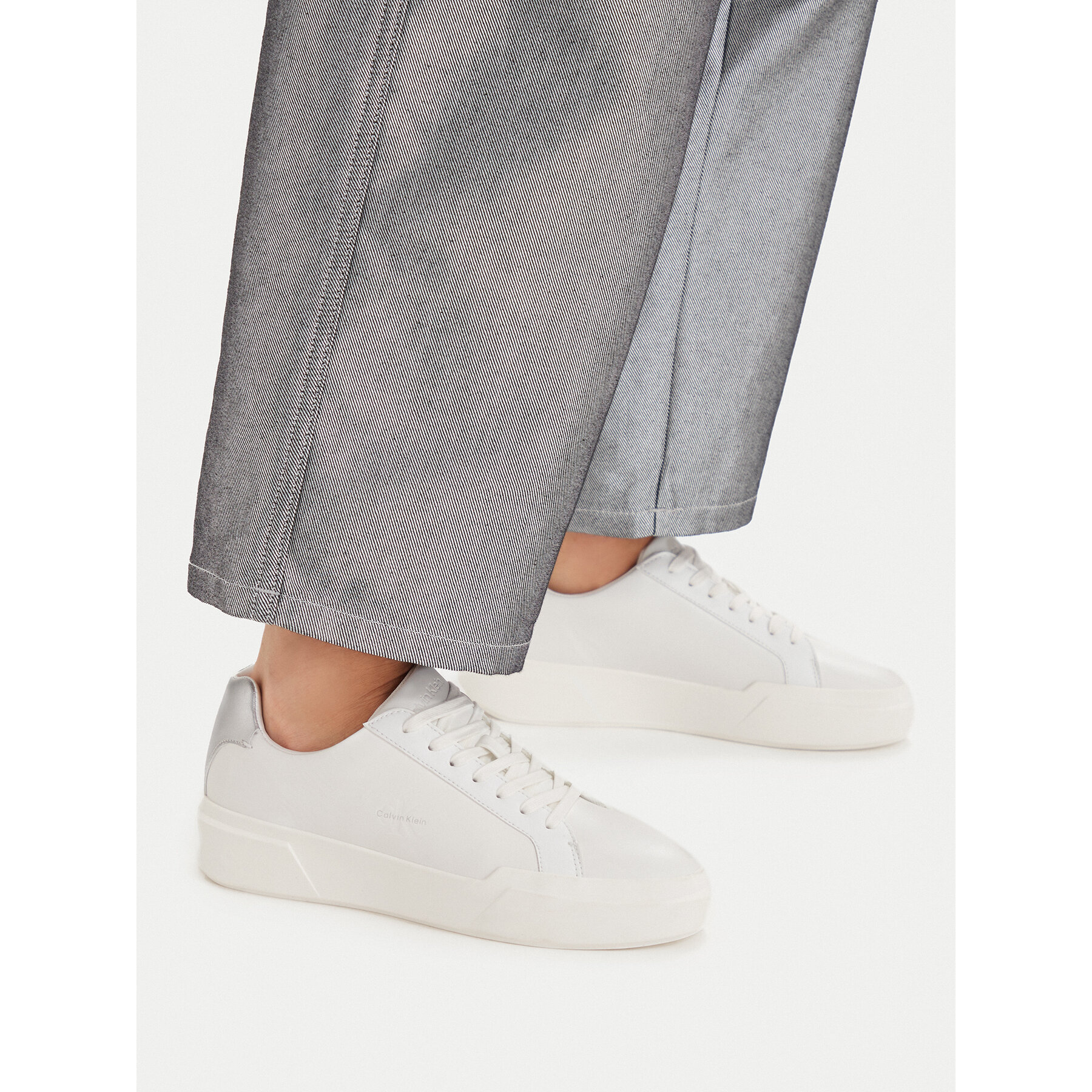 Tenisice Calvin Klein Chunky Cupsole Lace Up Lth Met YW0YW01948 Bijela