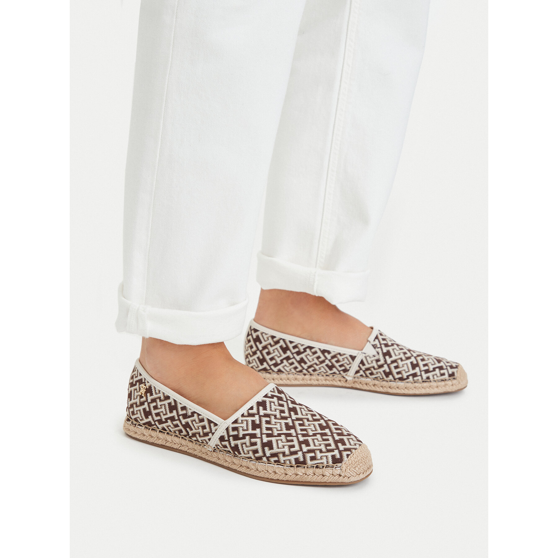 Espadrile Tommy Hilfiger Th Monogram Jacquard FW0FW09501 Smeđa