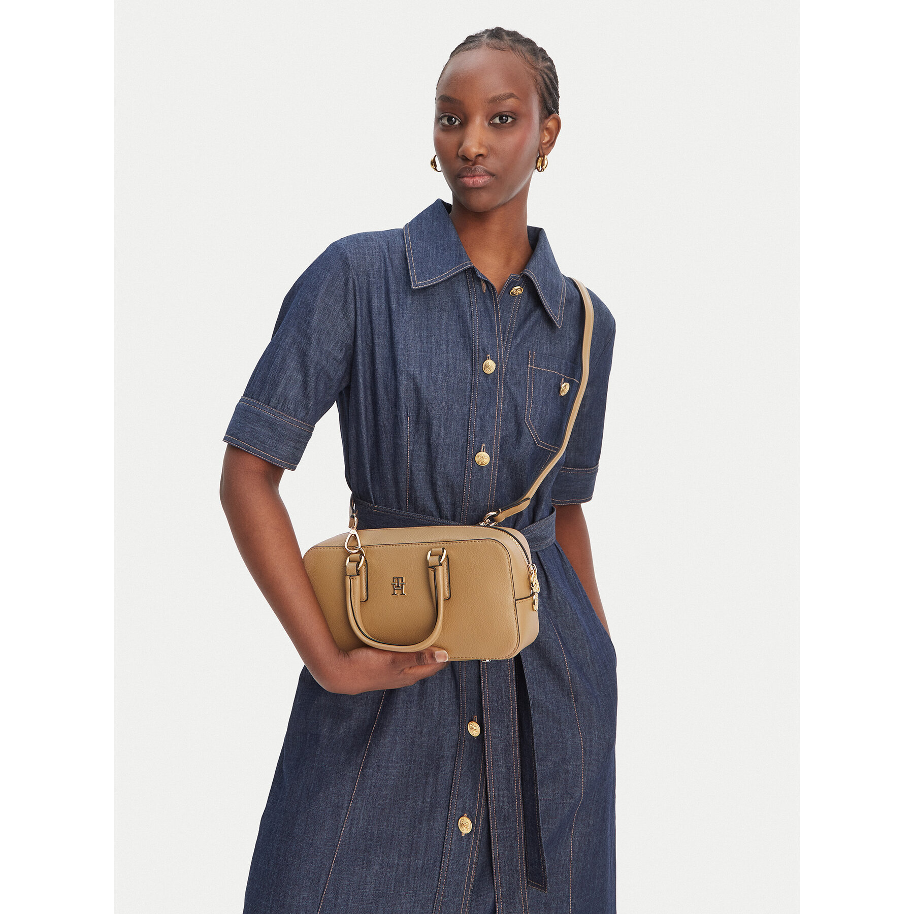 Geantă Tommy Hilfiger Th Daily Crossover AW0AW18378 Maro