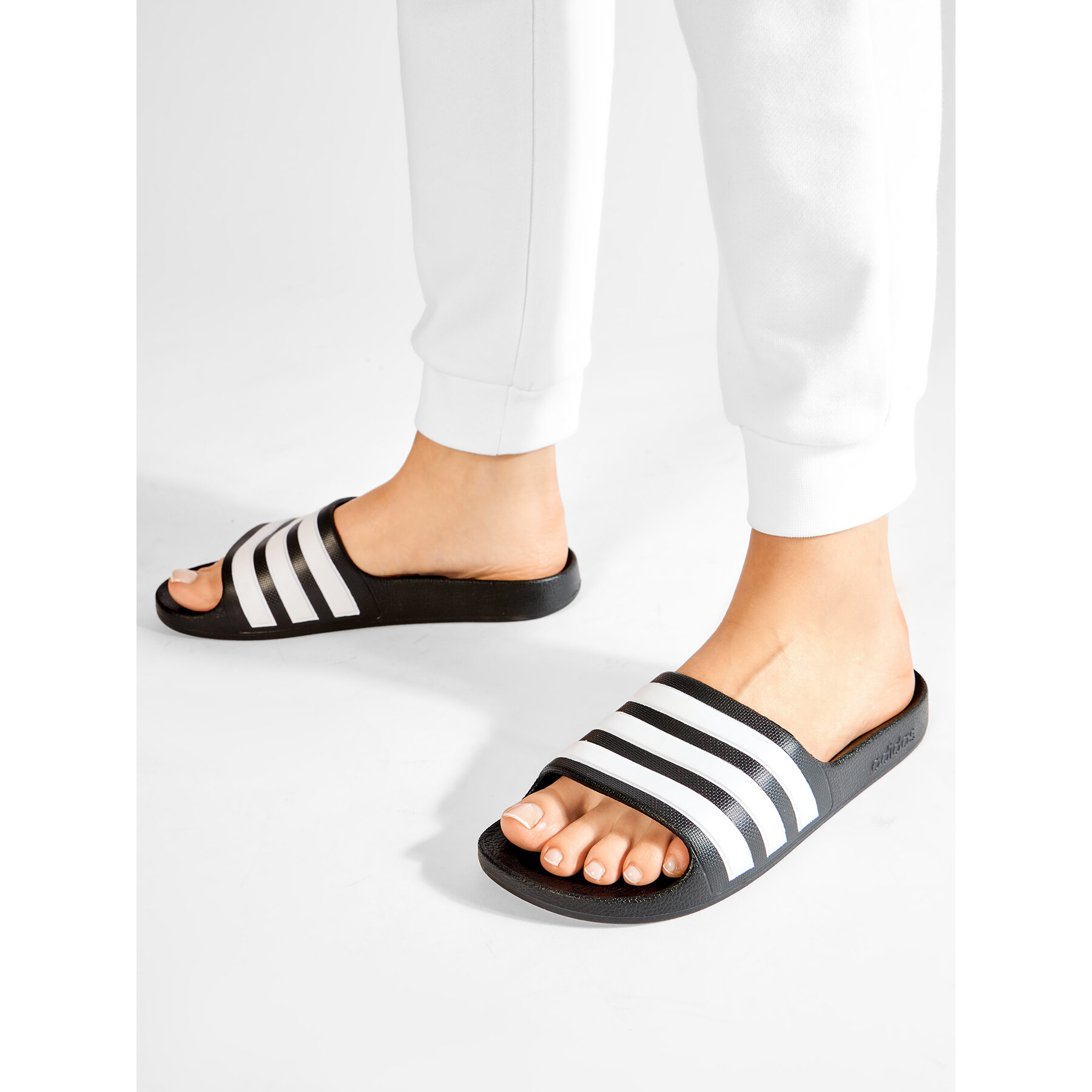 Natikači adidas adilette Aqua K F35556 Črna