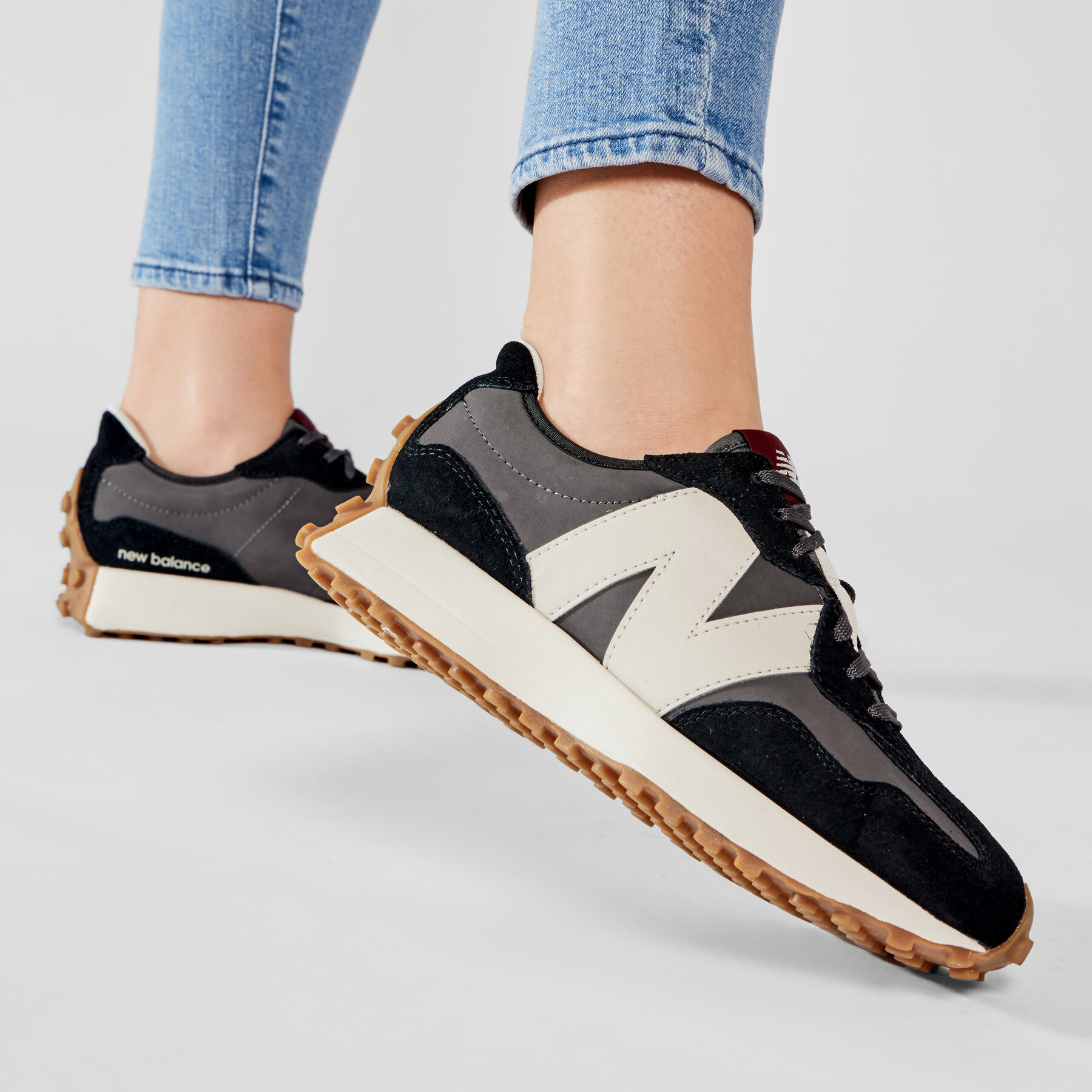 Superge New Balance WS327KC Črna