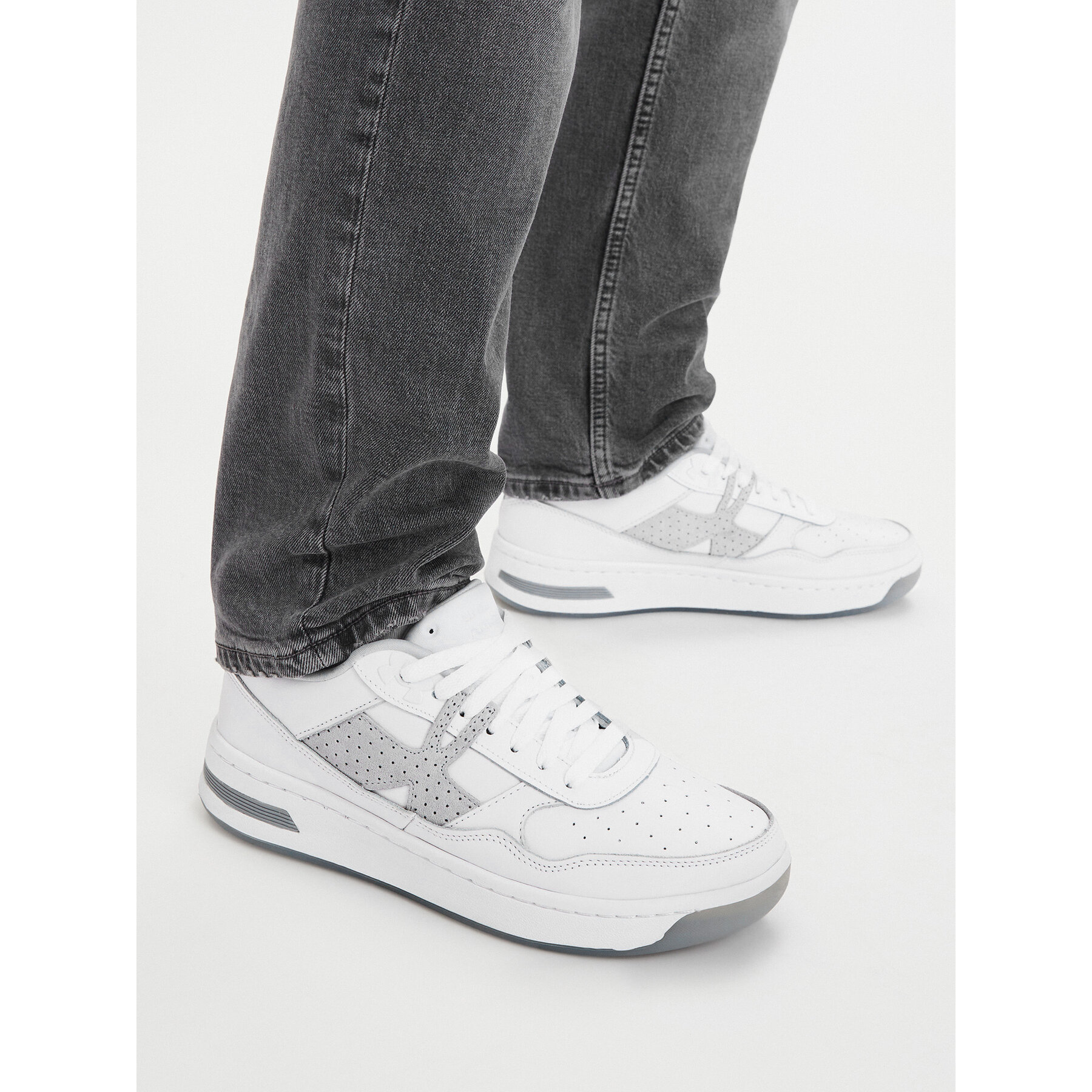 Сникърси Under Armour UA Court 96 Suede 3028765 Бял