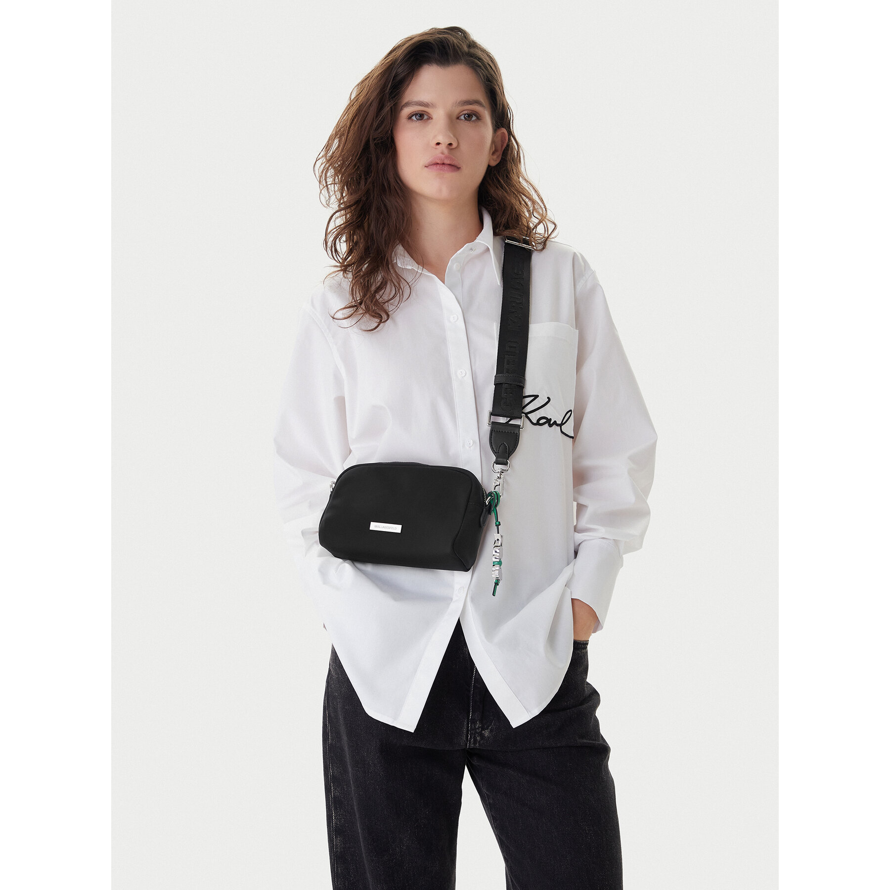 Дамска чанта KARL LAGERFELD B1W30019 Черен