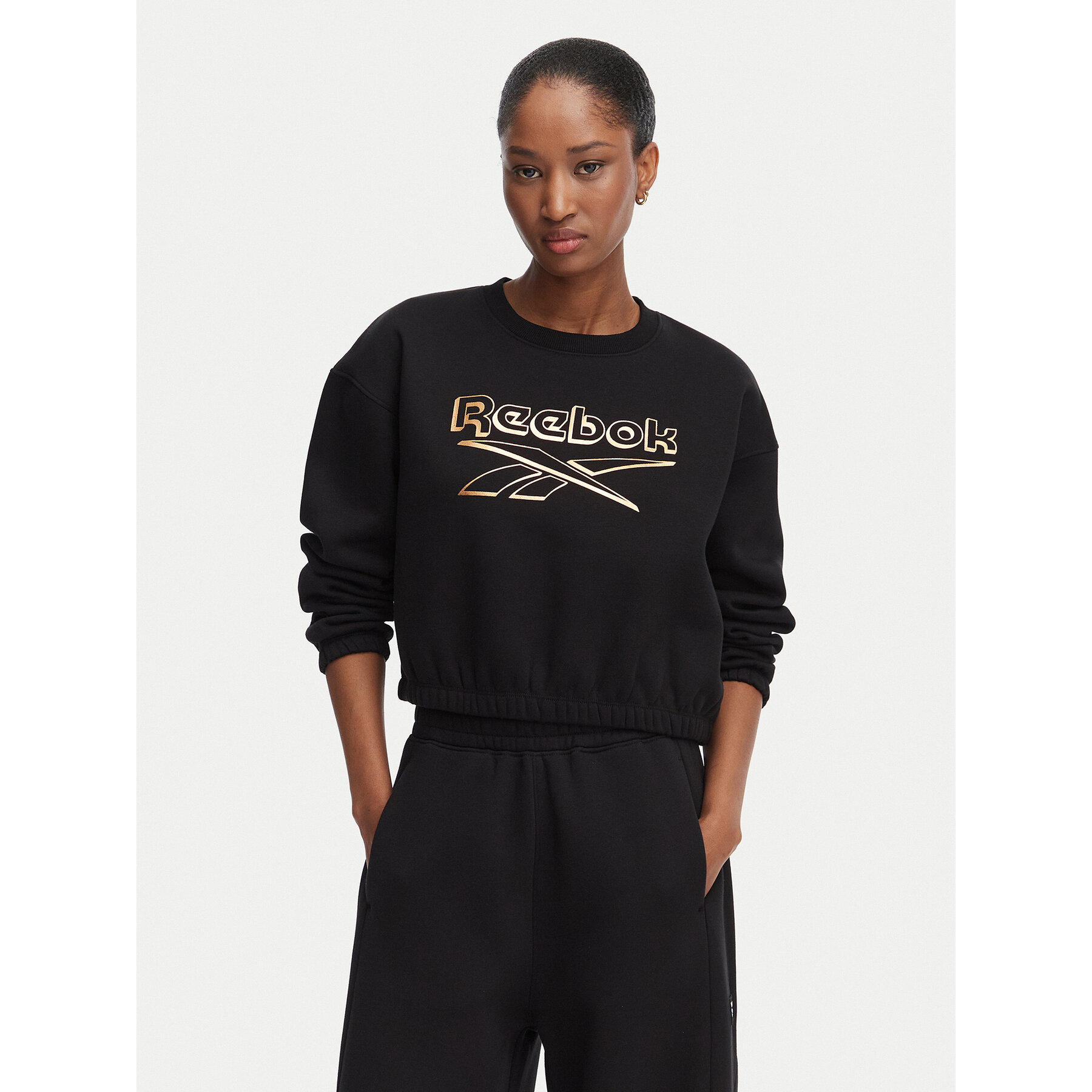 Reebok Sweatshirt Renata RK25707CCW Schwarz Cropped Fit