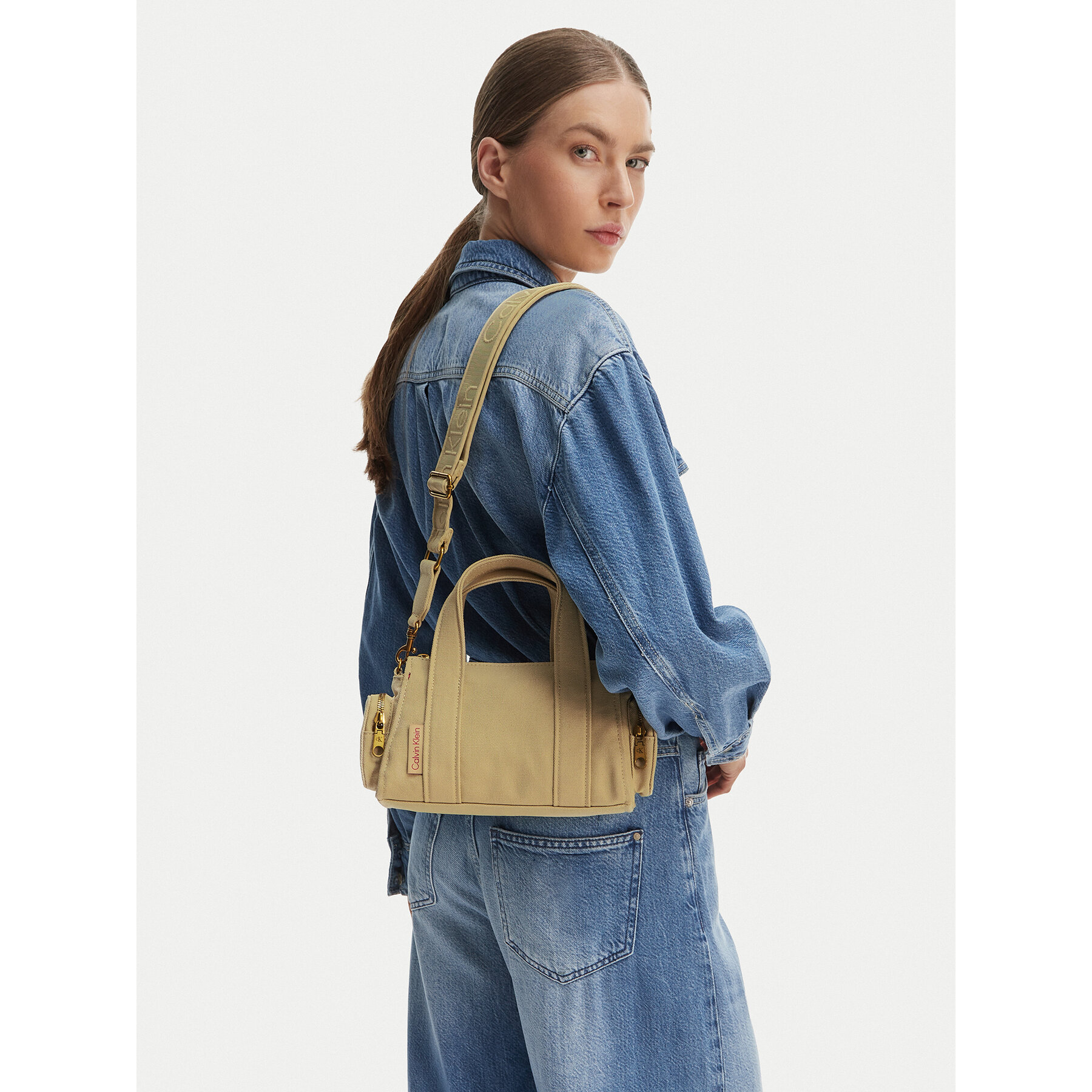 Geantă Calvin Klein Webbing Strap Canvas Pocket Bag LV04F3464G Bej