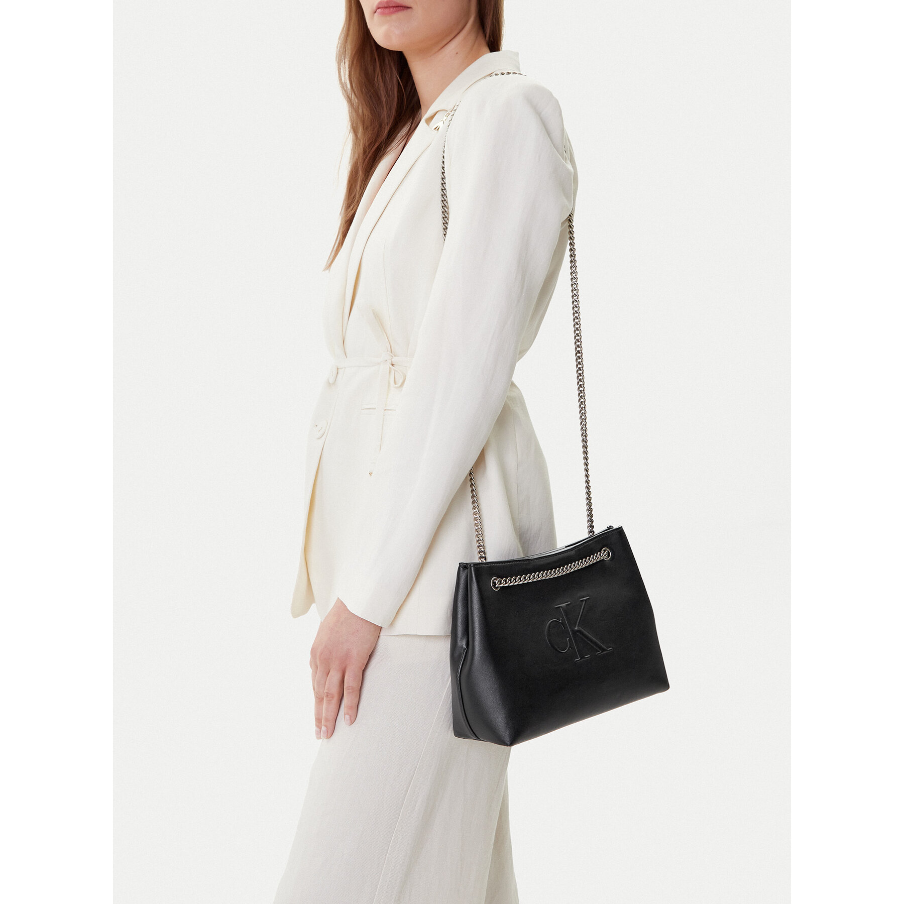 Táska Calvin Klein Jeans Sculpted Chain Shoulder Bag LV04K3163G Fekete