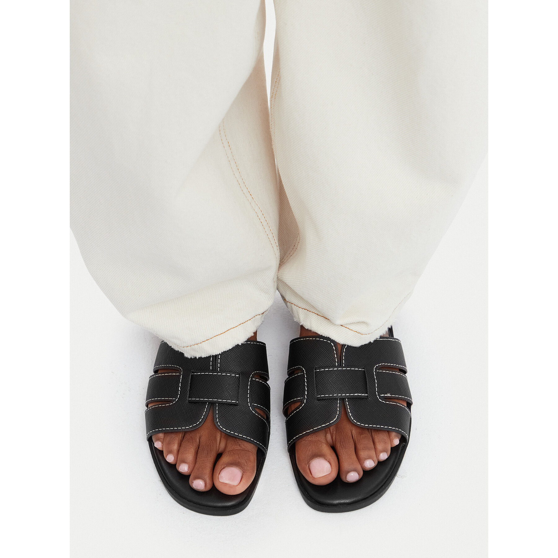 Iešļūcenes JENNY CEO-LB-F1061 Melns