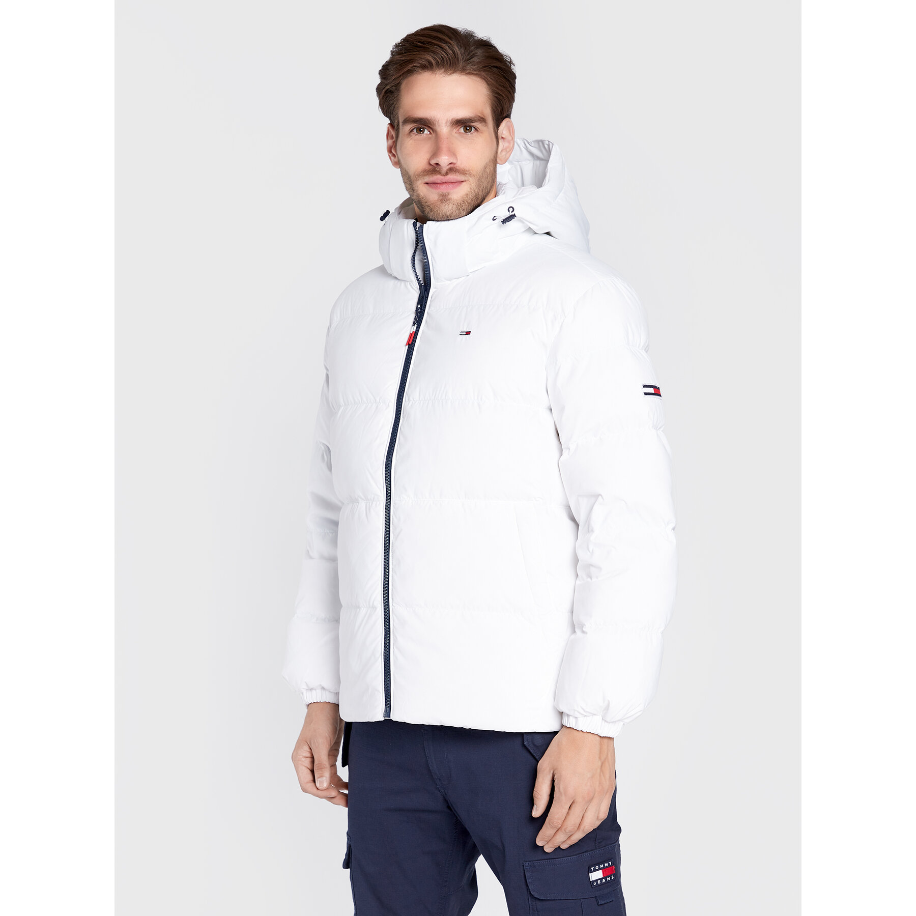 Tommy Jeans Daunenjacke Essential DM0DM15447 Weiß Regular Fit