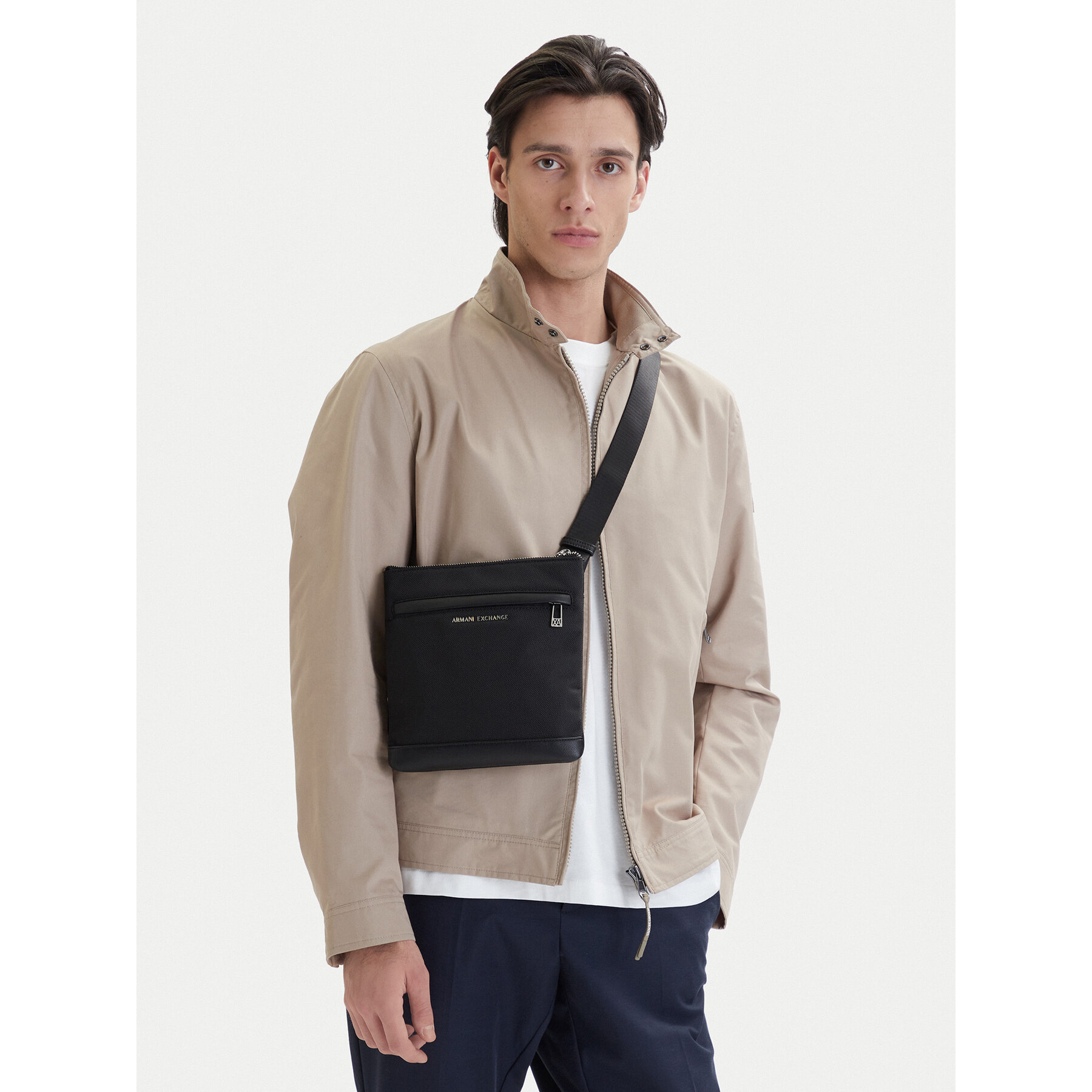 Geantă crossover Armani Exchange XM002651 AF22656 MC105 Negru