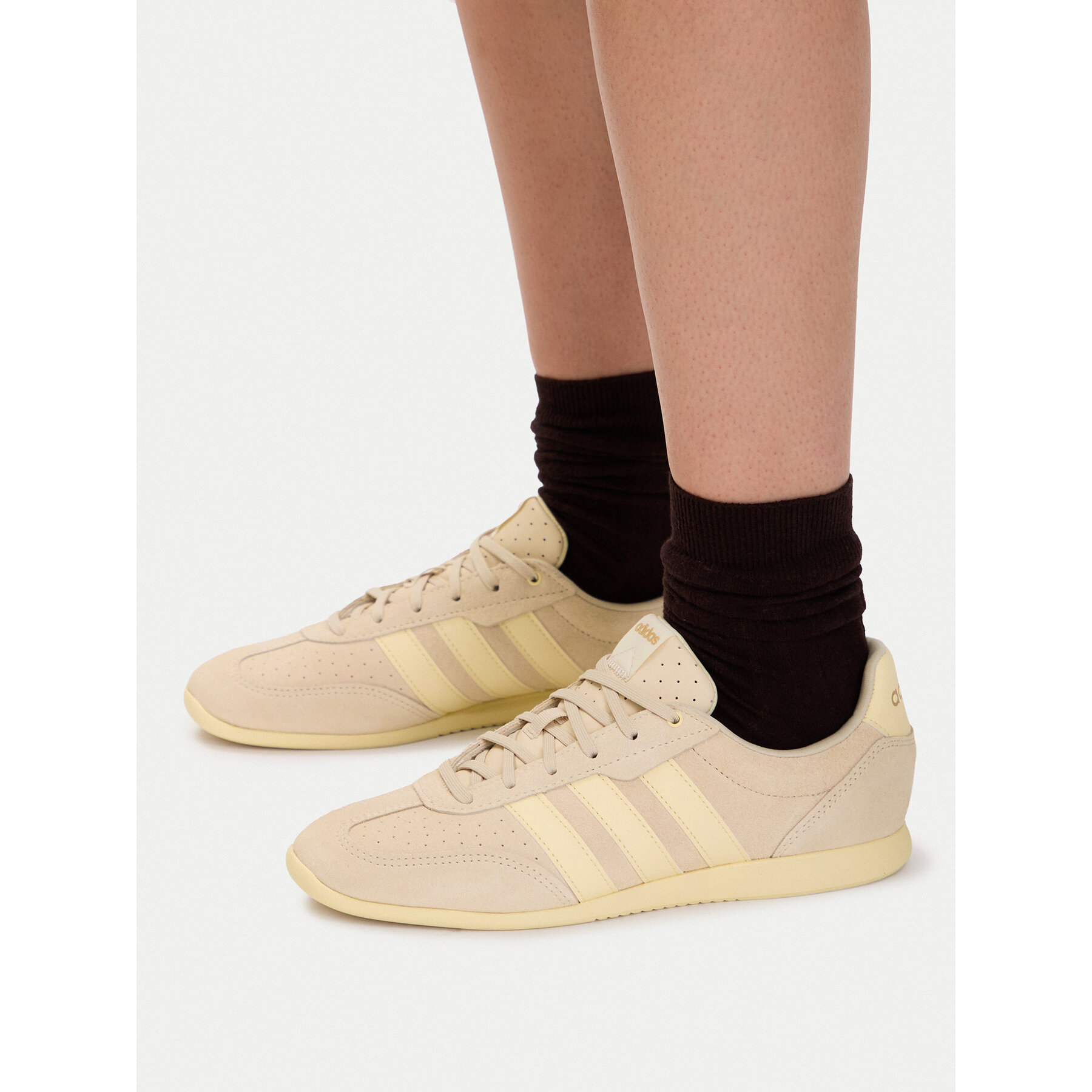 Sneakersy adidas Barreda Lo Shoes KJ4747 Svetlo béžová