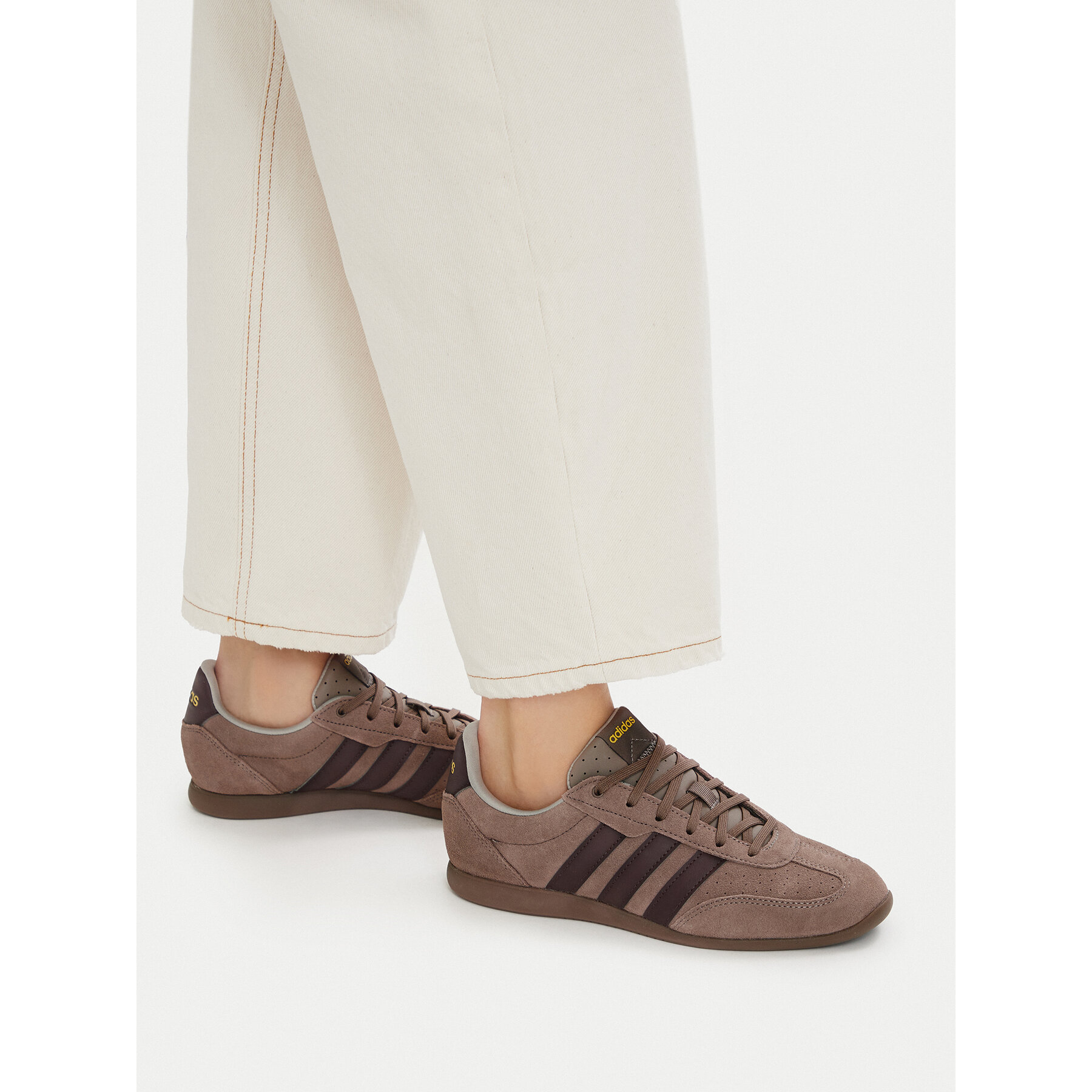 Sneakersy adidas Barreda Lo Shoes KJ4729 Hnedá