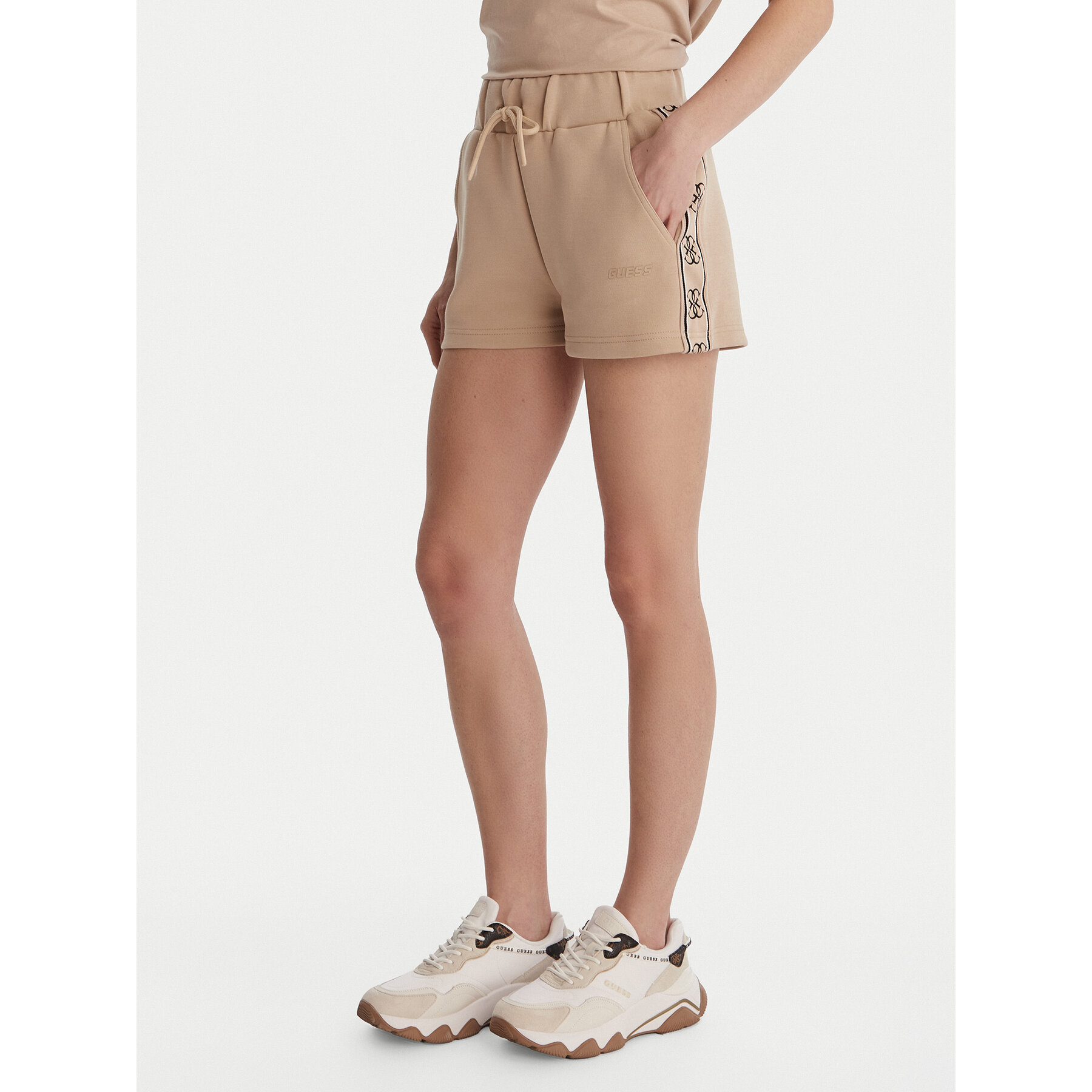 Guess Sportshorts V3GD13 KB3P2 Beige Regular Fit