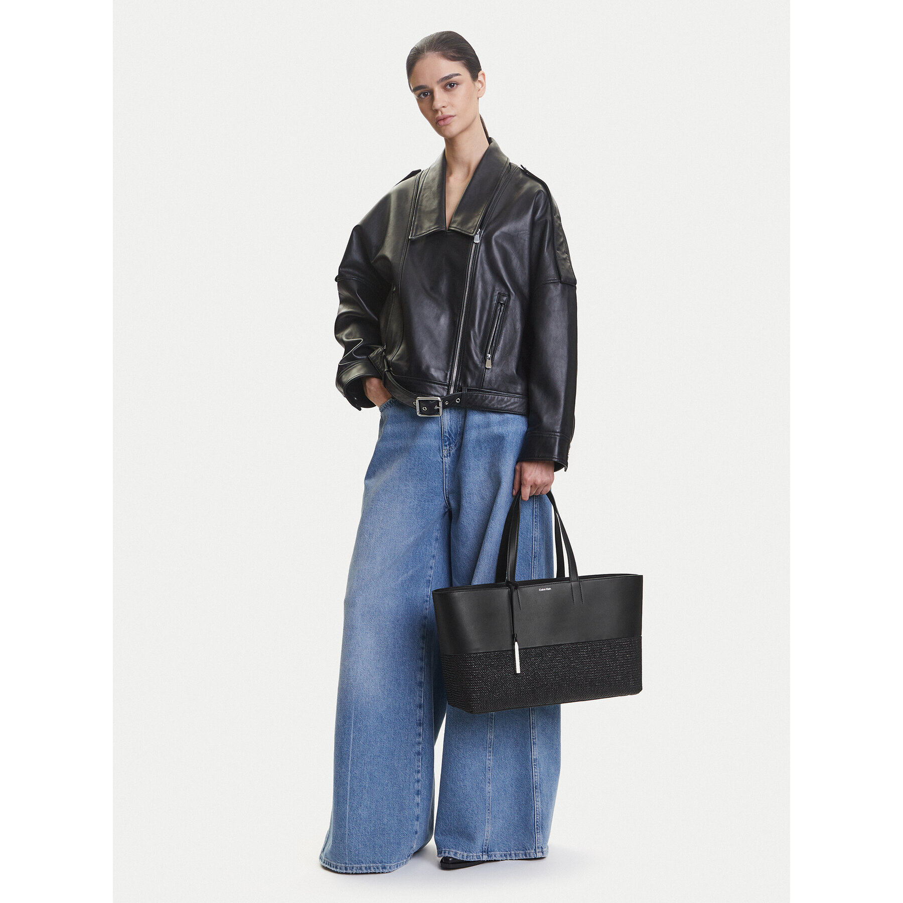 Ročna torba Calvin Klein Ck Mixmedia Shopper_Raffia K60K613167 Črna