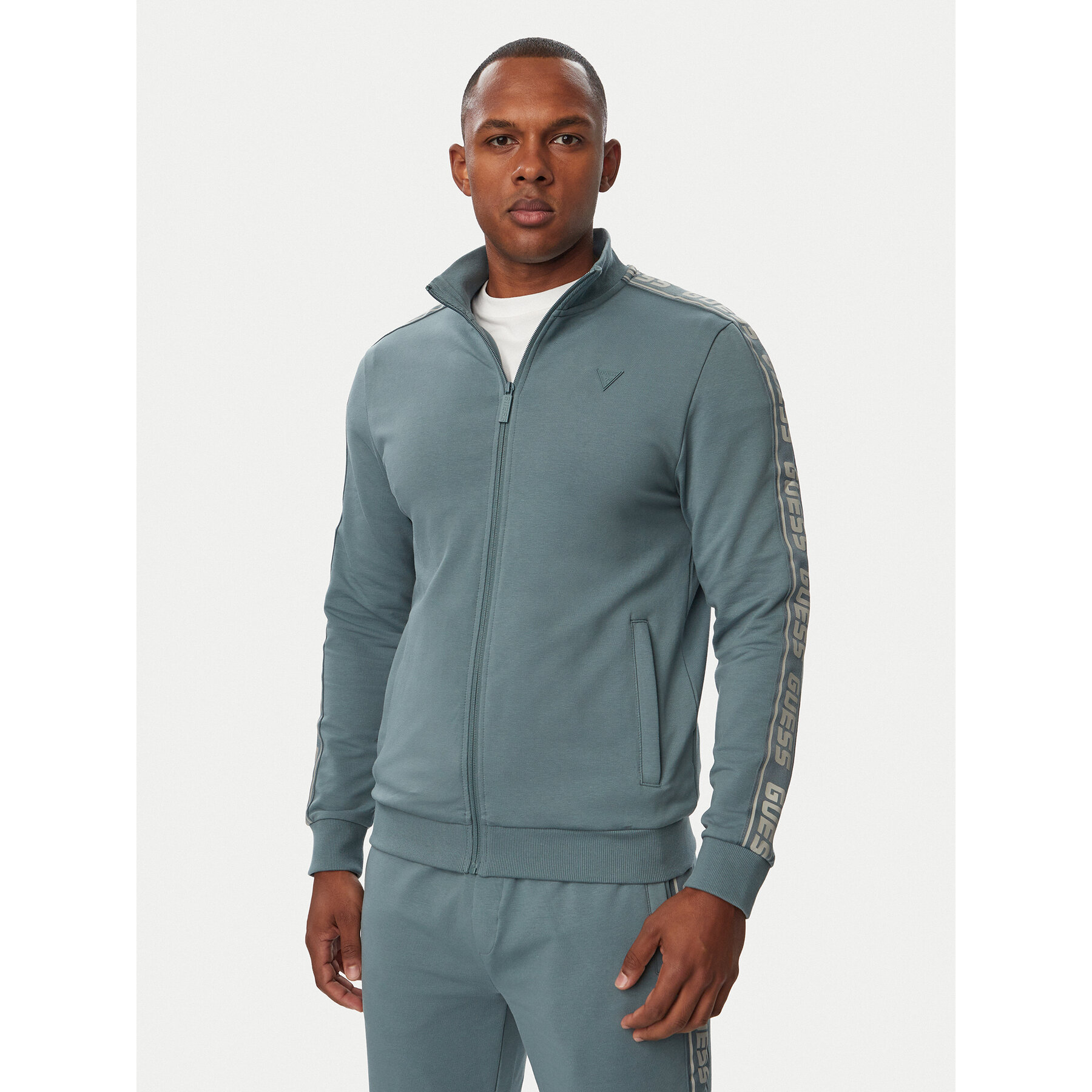 Guess Sweatshirt Z2YQ12 K6ZS1 Blau Regular Fit