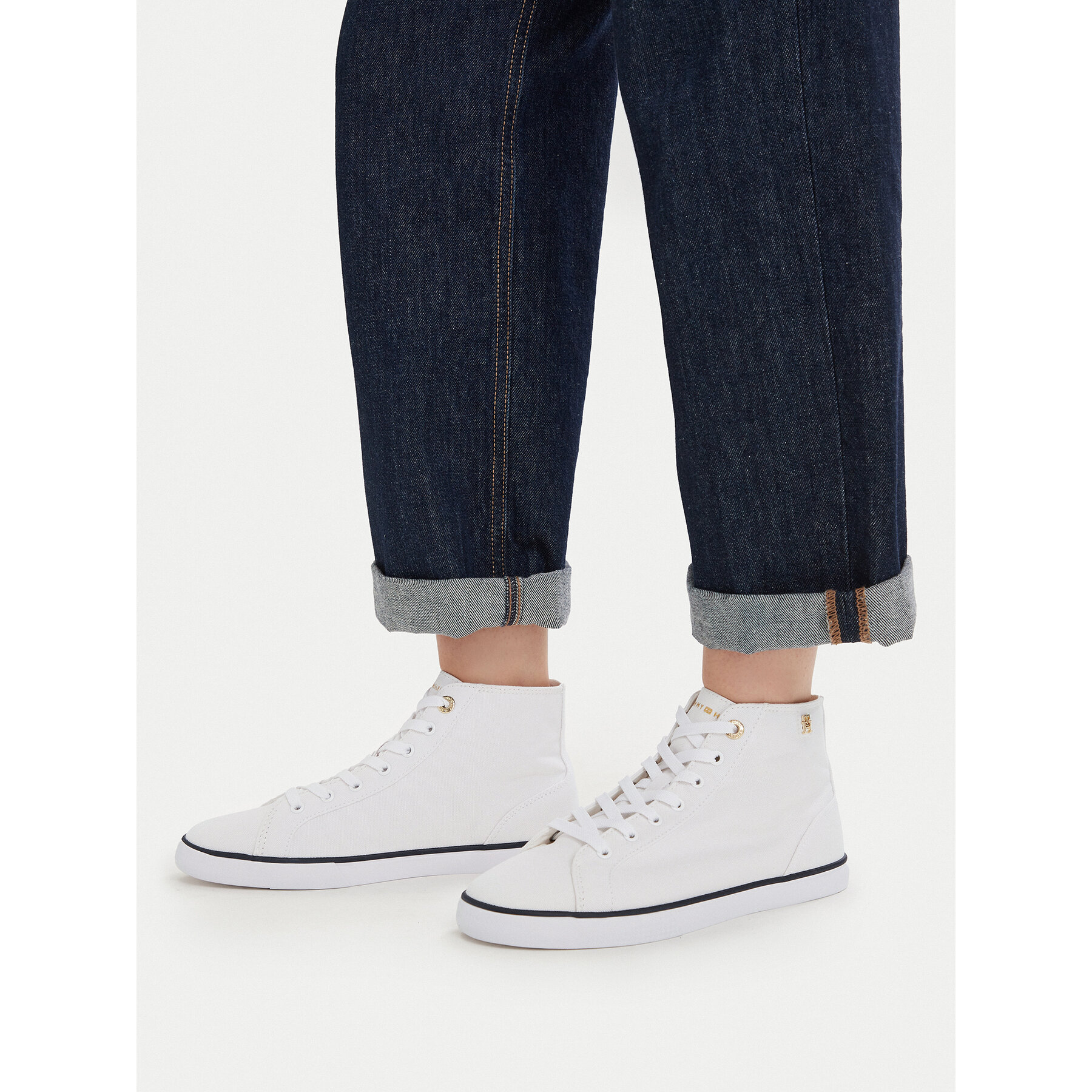 Кецове Tommy Hilfiger Th Chic Low Profile Mid Cut FW0FW09356 Бял