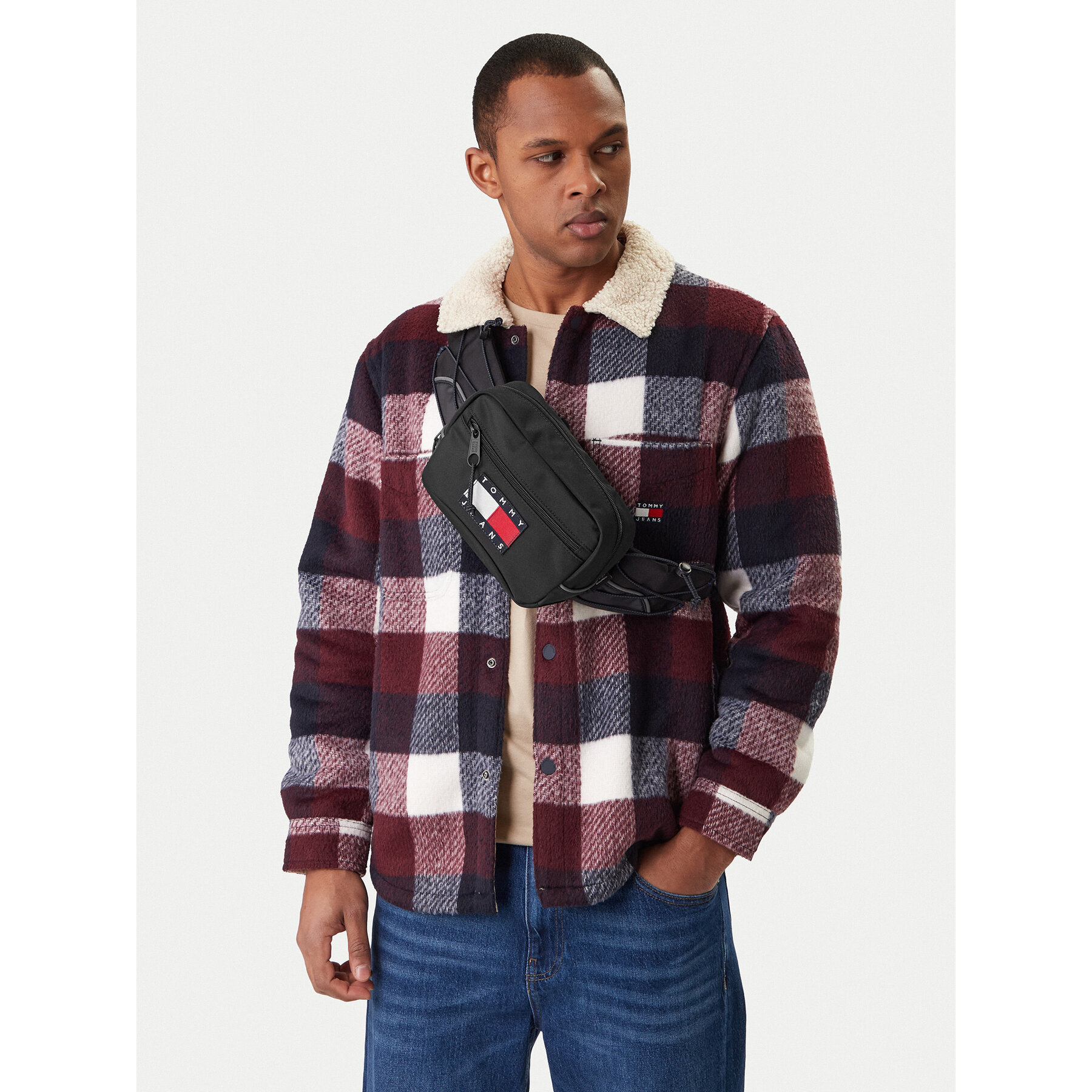 Чанта за кръст﻿ Tommy Jeans Tjm Archive Bumbag AM0AM13872 Черен