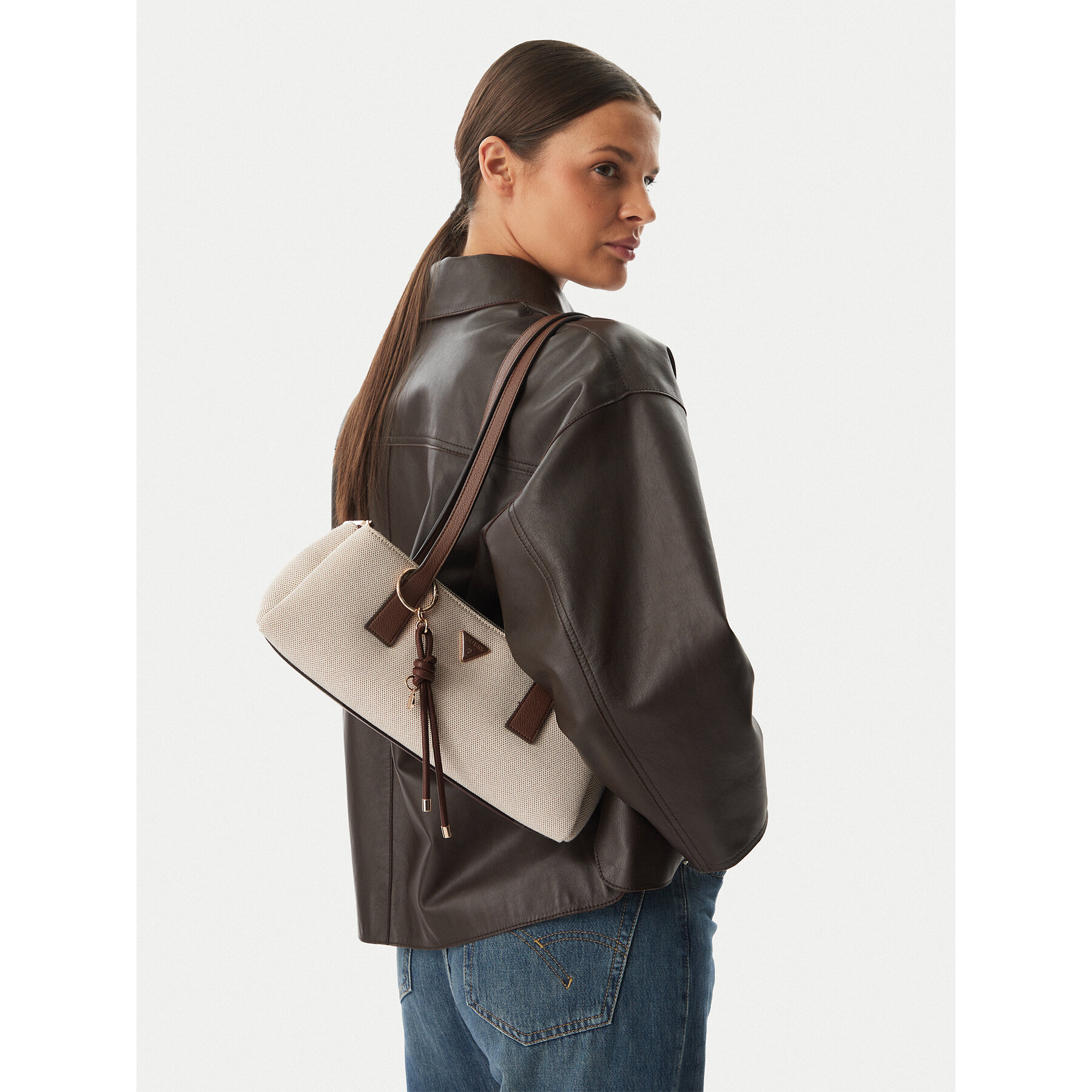 Τσάντα Guess Alice HWWG9 926080 Κρεμ