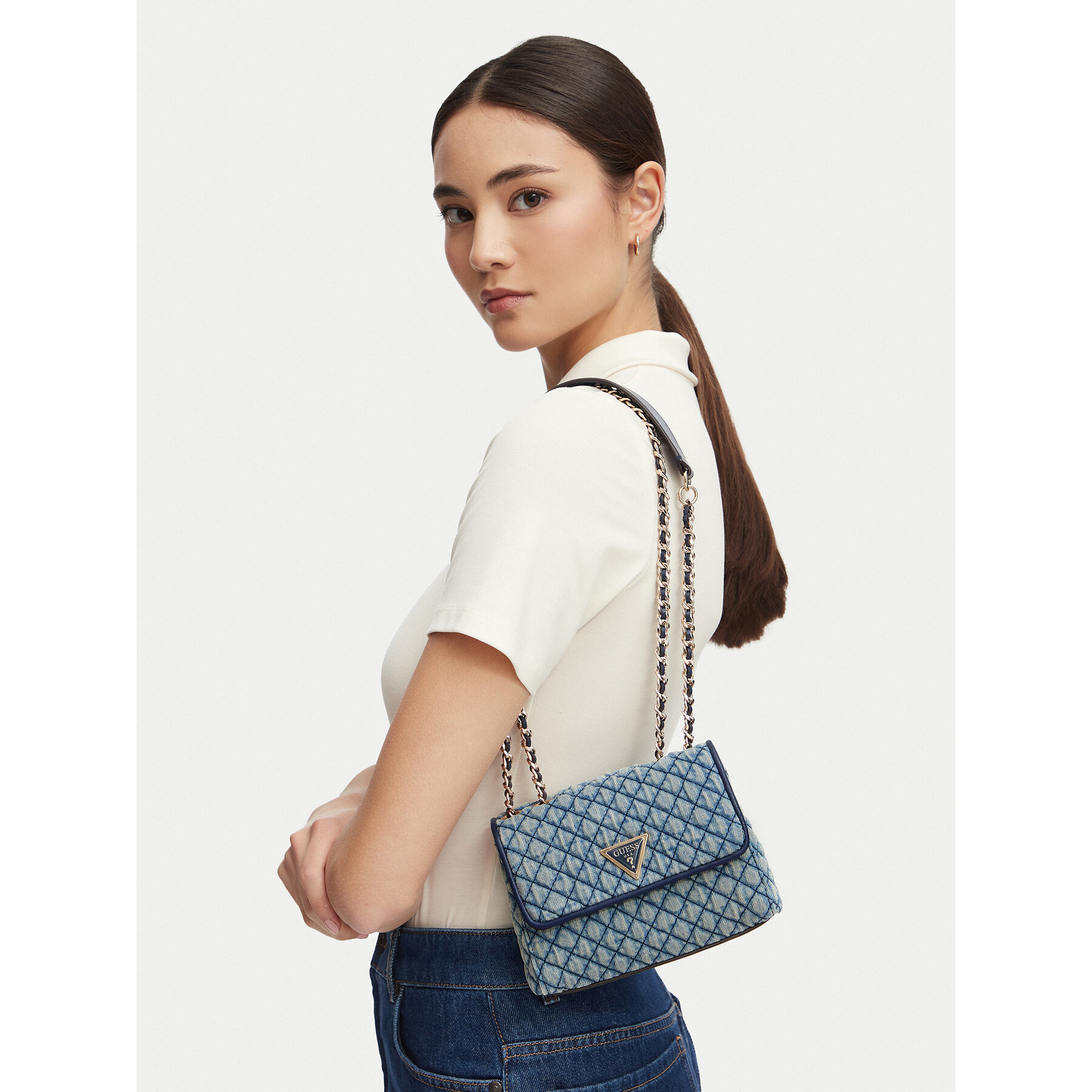 Ročna torba Guess Giully II Mini HWDD96 73740 Modra