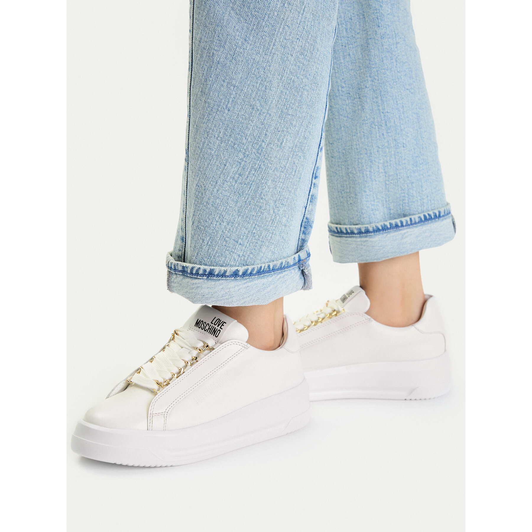 Sneakersy LOVE MOSCHINO JA15015G1OIA0100 Biela