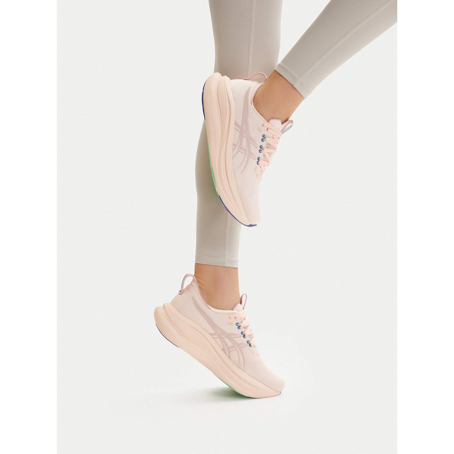 Pantofi pentru alergare Asics Gel-Nimbus 28 1012B899 Roz