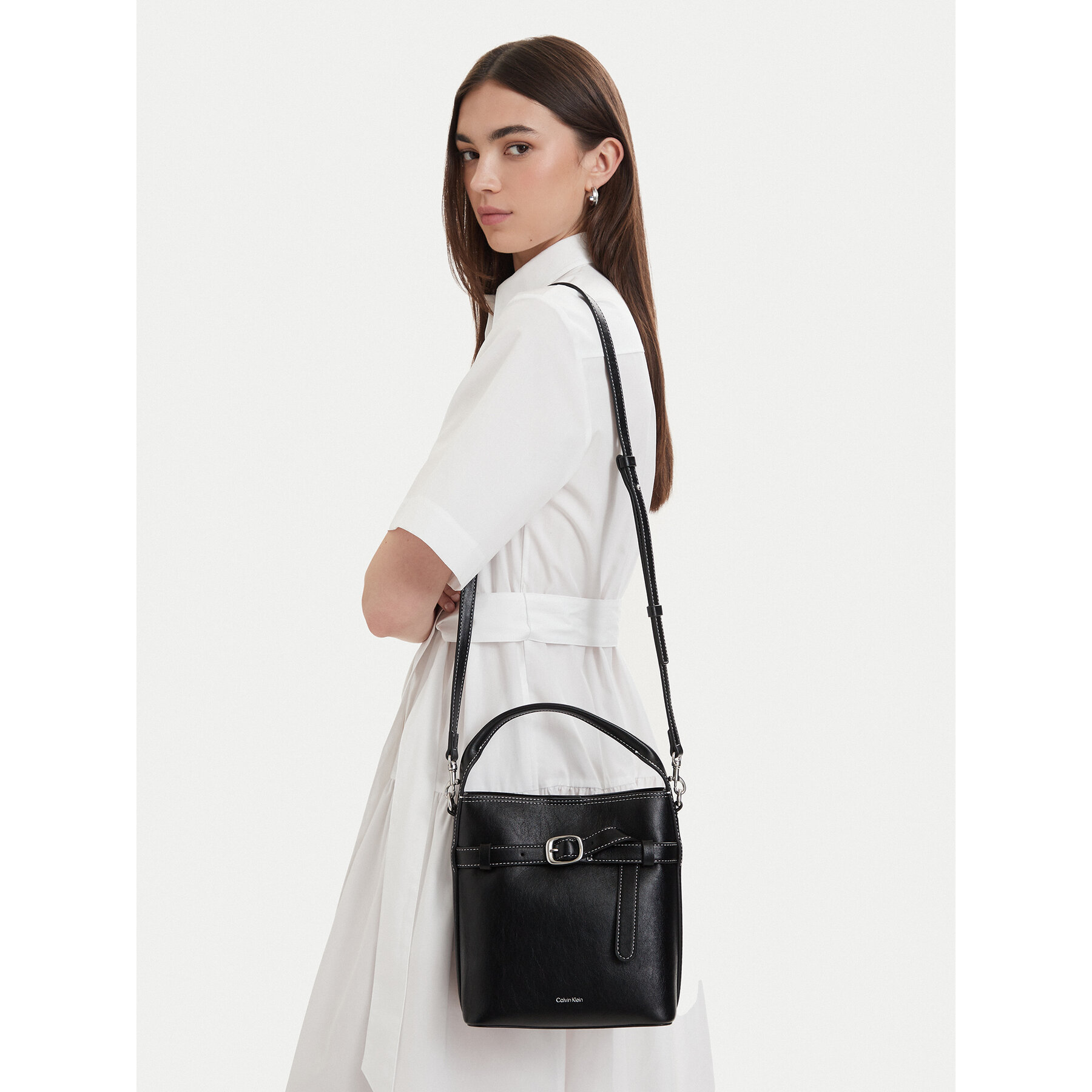 Geantă Calvin Klein Buckle Mini Bucket Crossbody LV04F3550G Negru