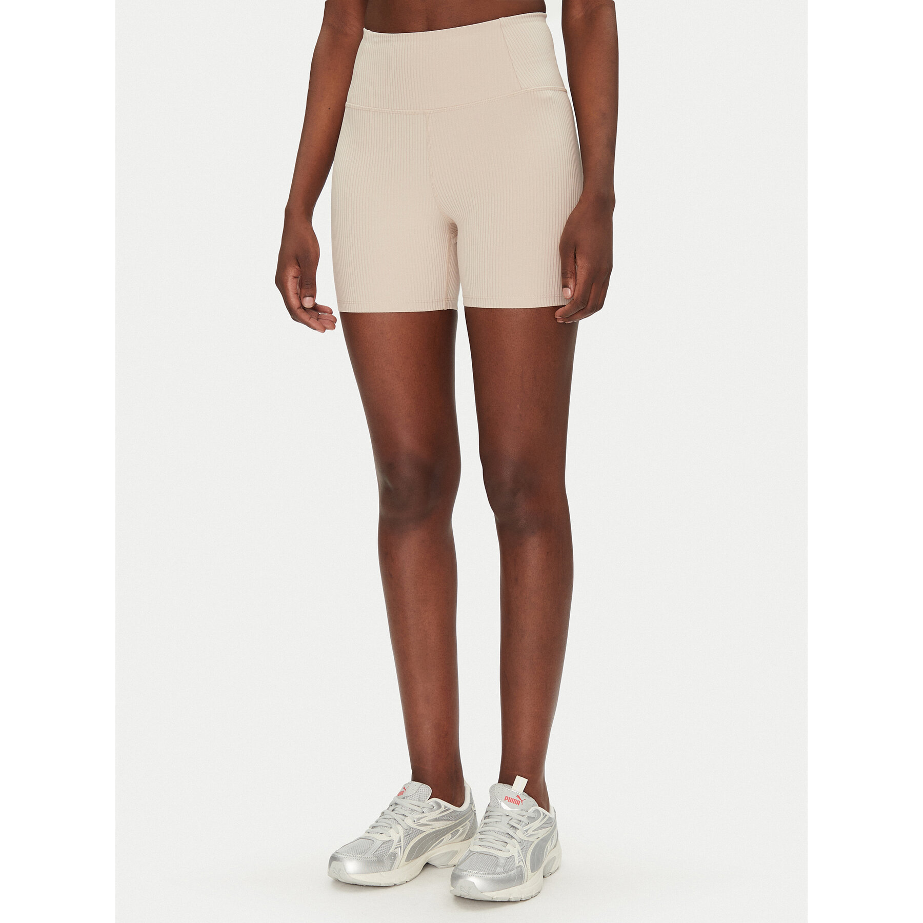 Girlfriend Collective Sportshorts Rib Run 4041 Beige Slim Fit