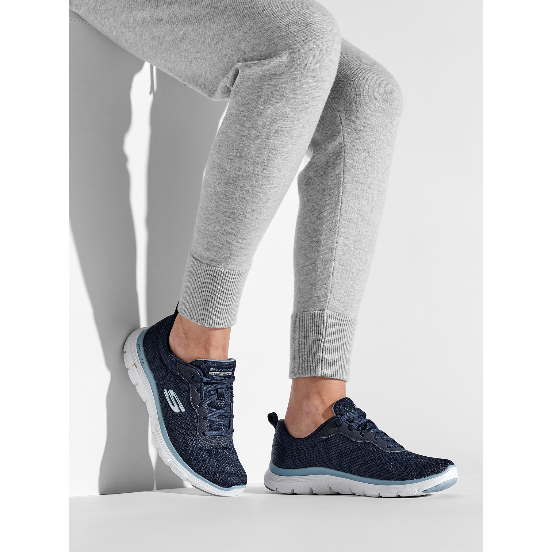 Sneakersy Skechers Brilliant View 149303/NVBL Tmavomodrá