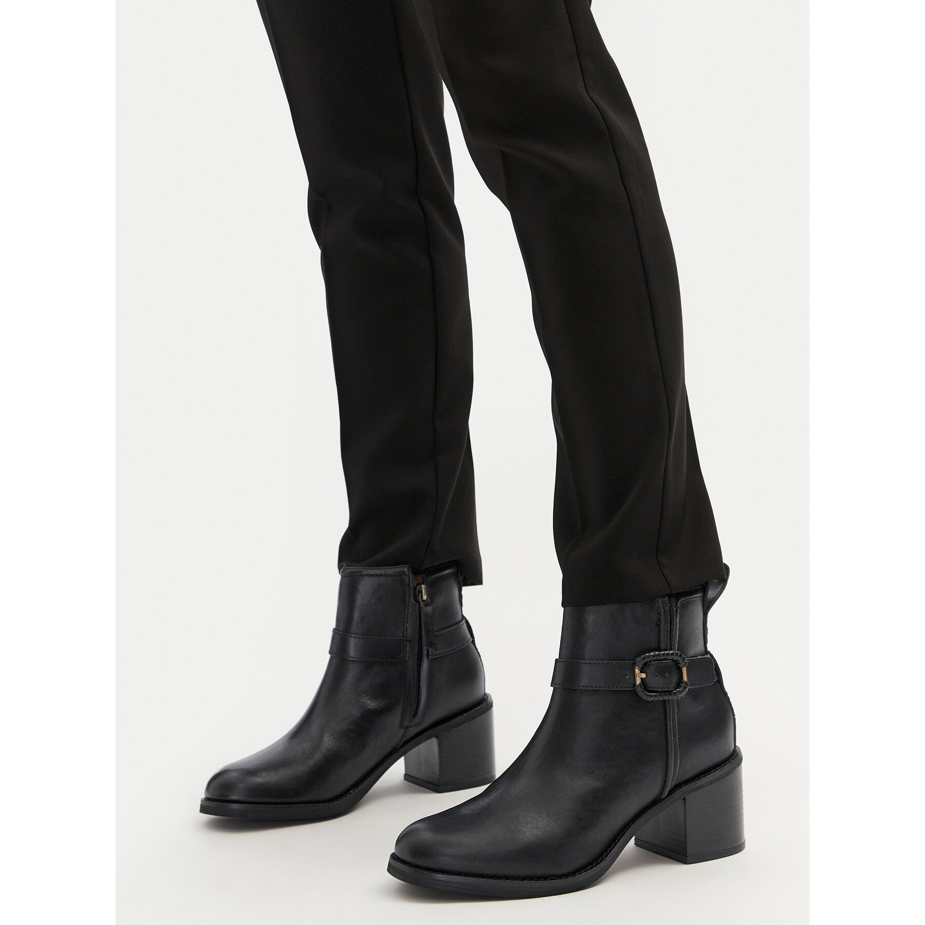 Botine Clarks Chamberly Trim 26178833 Negru