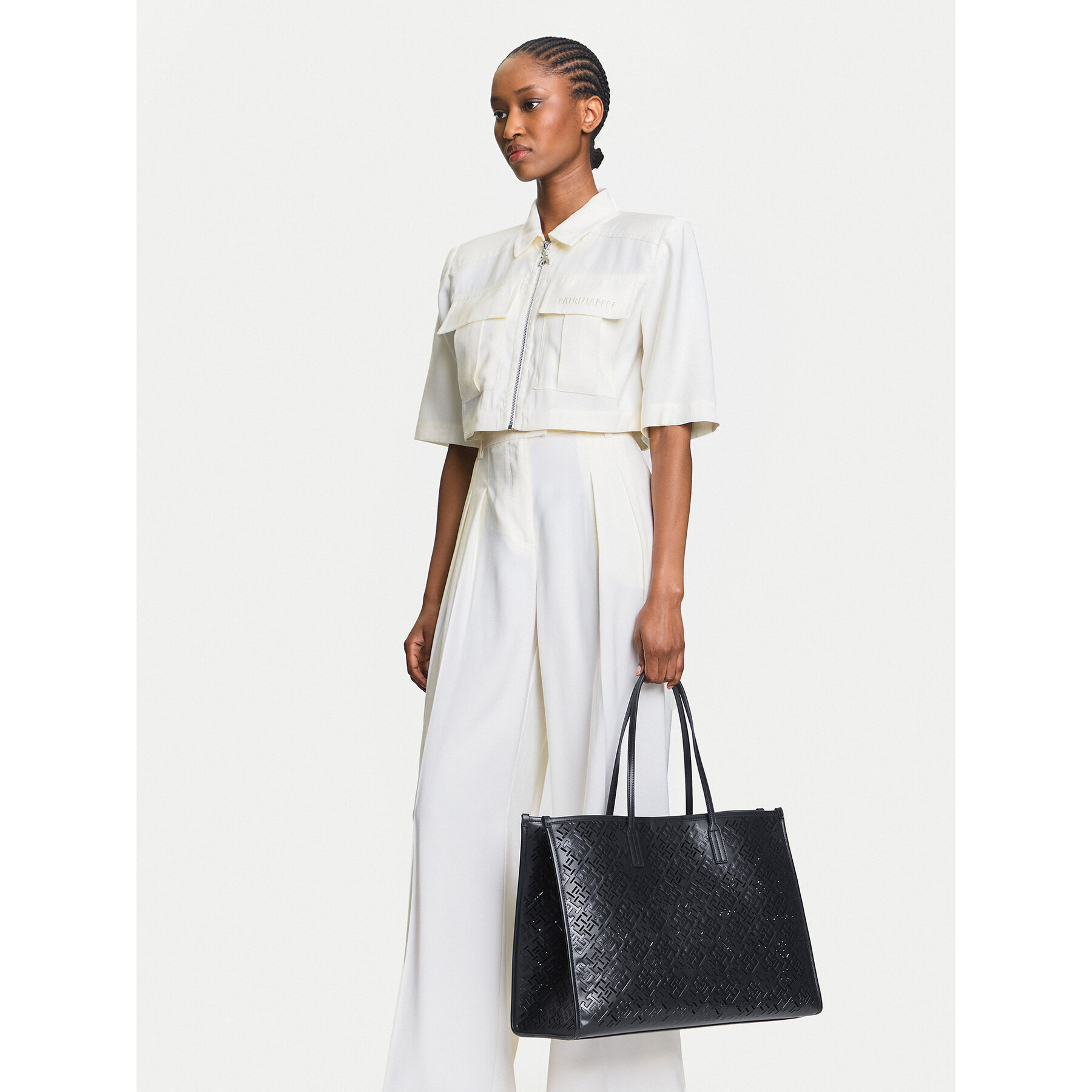 Ročna torba Tommy Hilfiger Th City AW0AW17501 Mornarsko modra