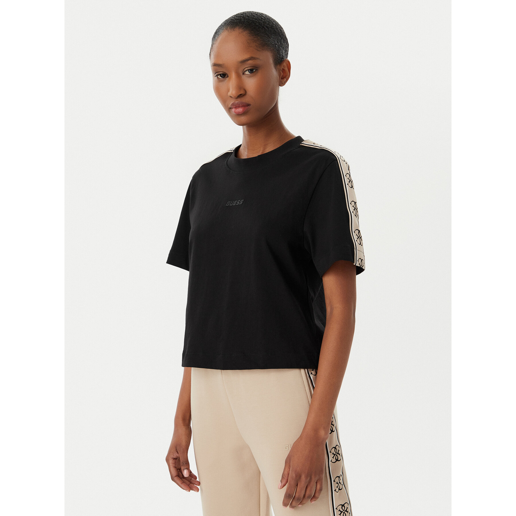 Guess T-shirt V3RI08 I3Z14 Crna Relaxed Fit