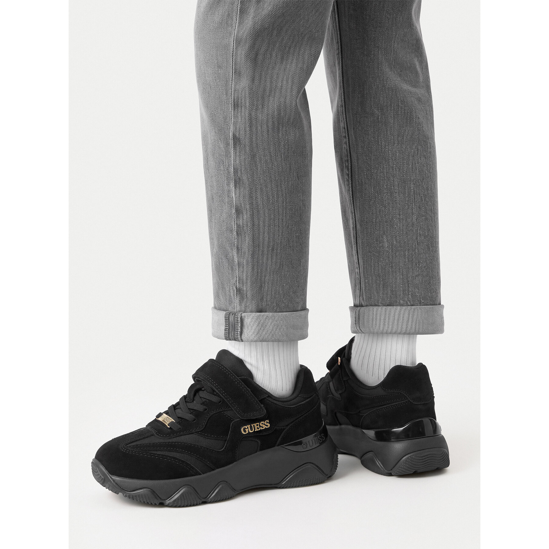 Sneakersy Guess EO-CP40GG24W2026 Čierna
