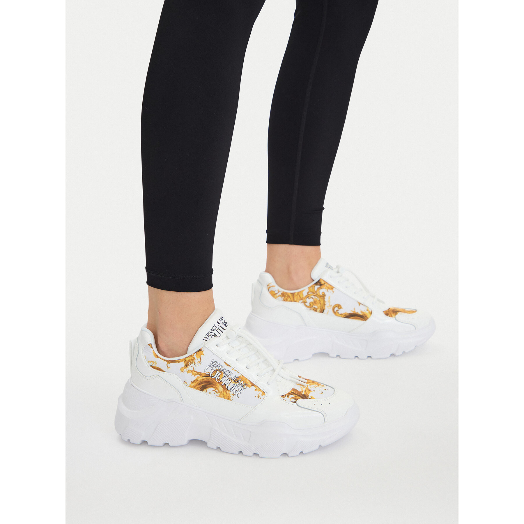 Sneakersy Versace Jeans Couture 80VA3SC7 ZSD94 G03 Biela