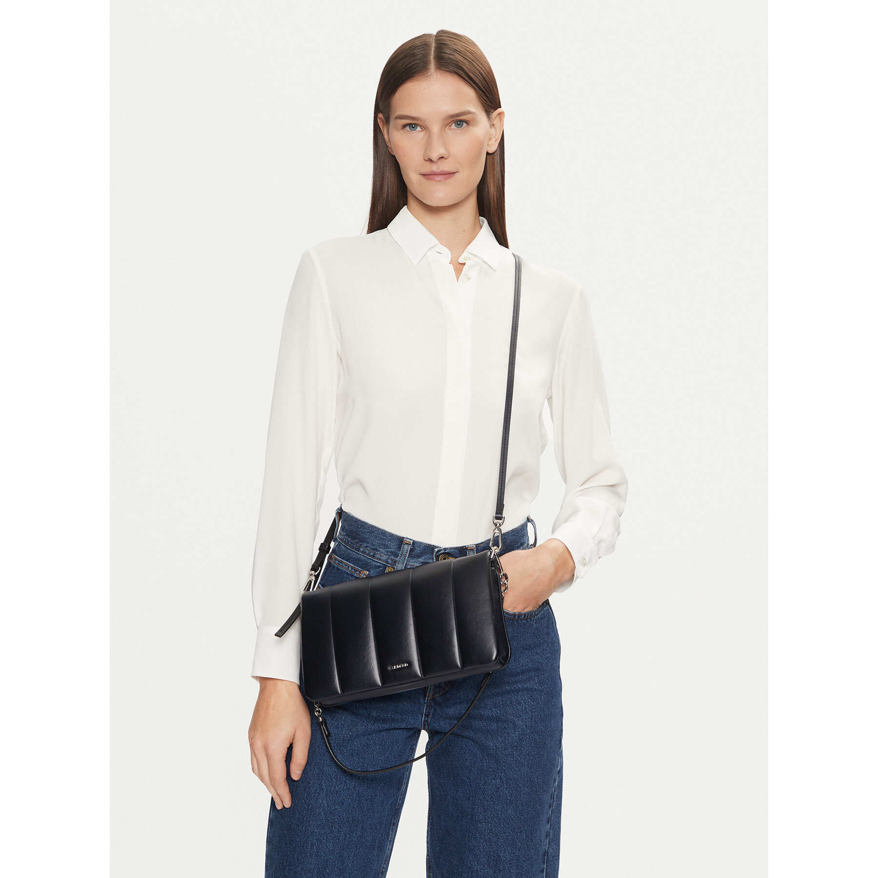 Kabelka Calvin Klein Line Quilt Shoulder Bag K60K612787 Čierna