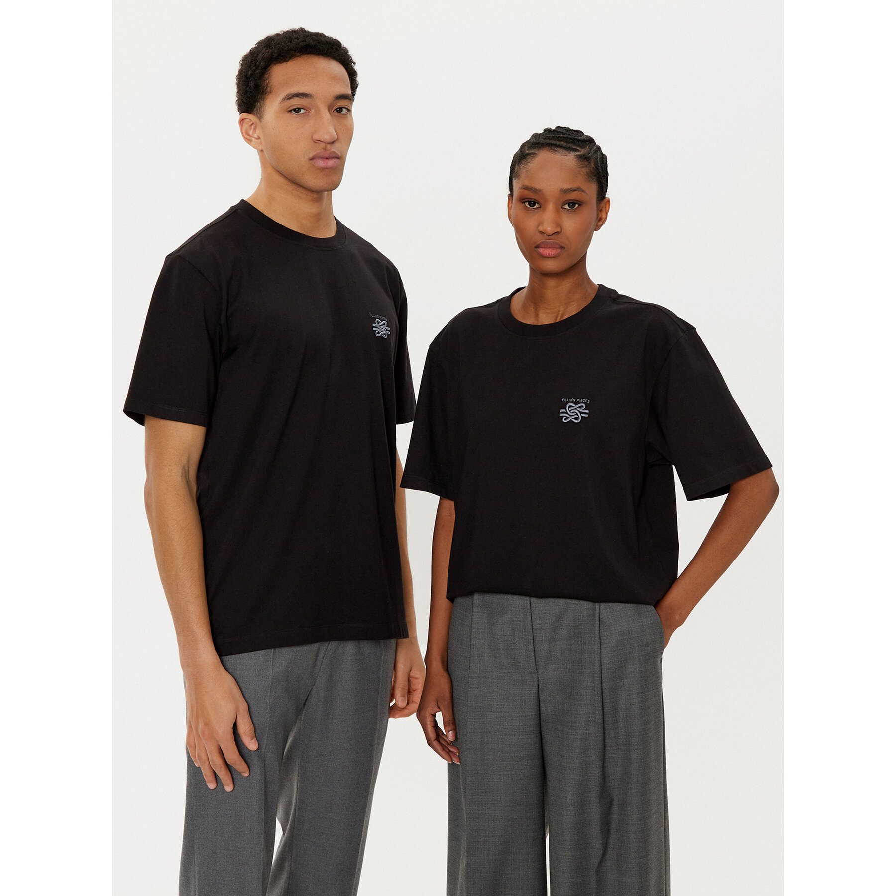 Filling Pieces Filling Pieces T-Shirt Unisex Embroidered Knot 7449986 Μαύρο Regular Fit