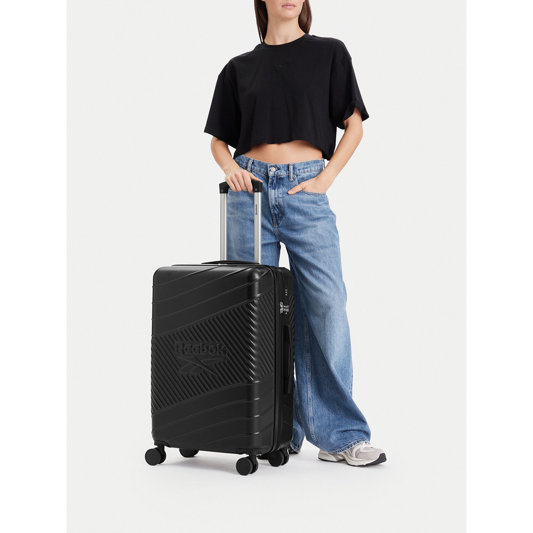 Valiză medie Reebok CWBEO-RBK-MS-004-M Negru