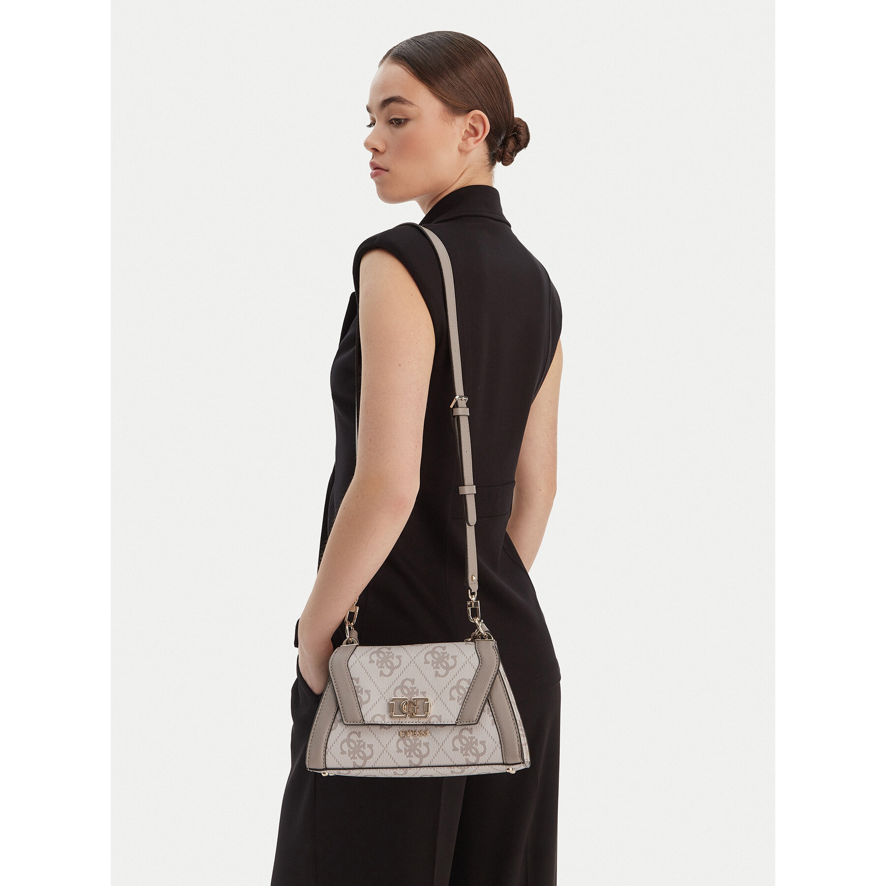 Дамска чанта Guess Karnilla HWOS99 01190 Бежов