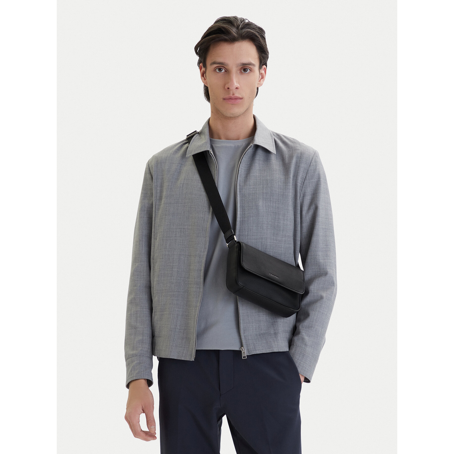 Torbica Calvin Klein Raised Small Flap Messenger LV04D3327G Crna