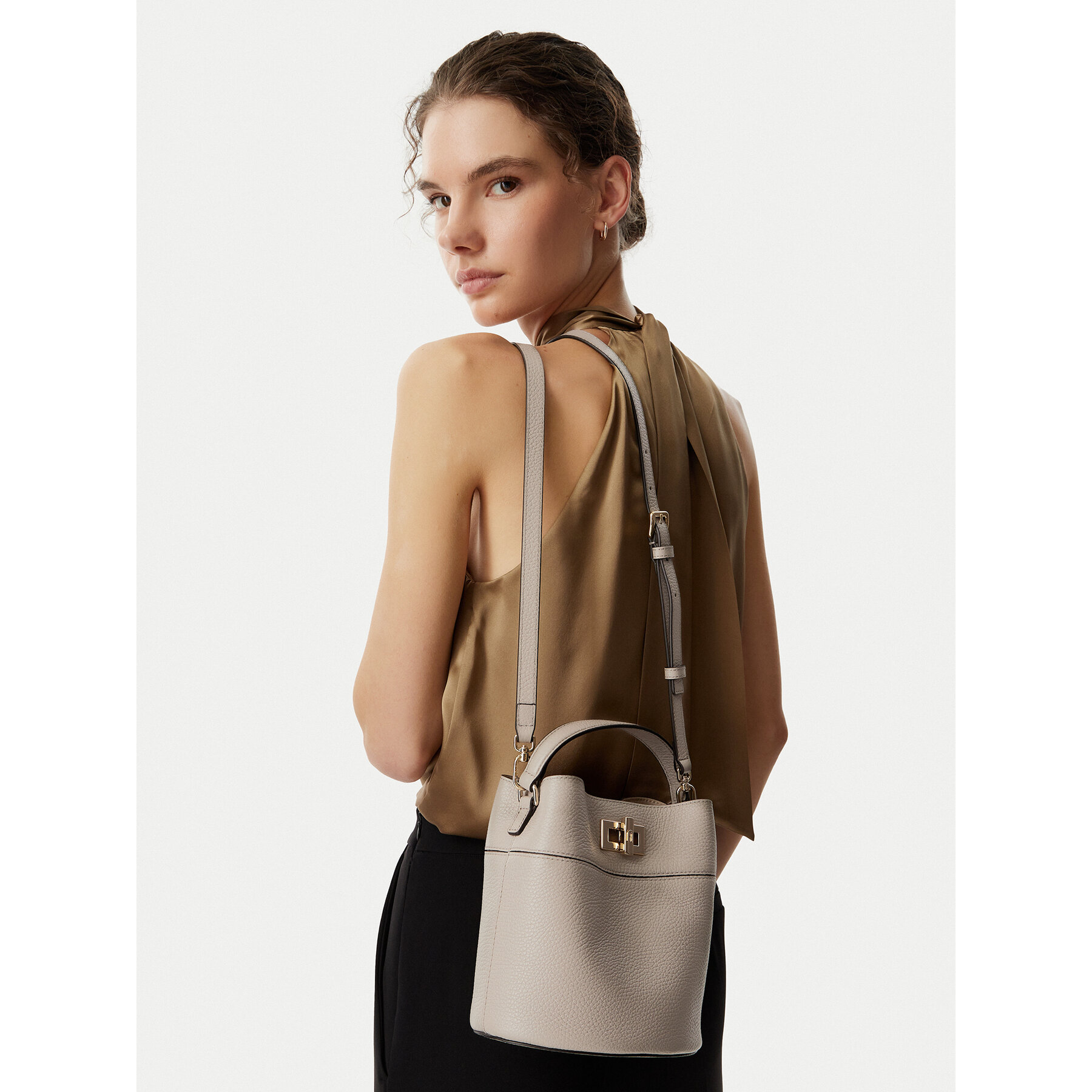 Torbica Furla Amelia Mini WE00879 HSF000 CN 4892S Tamno bež