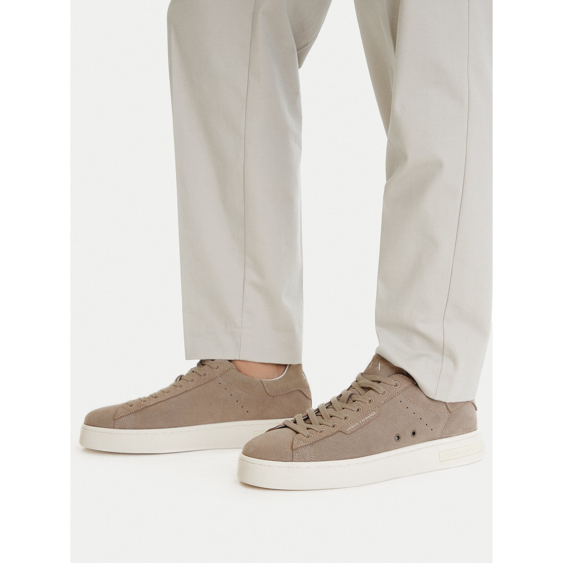 Sneakersy Armani Exchange XM002617 AF19687 Z1030 Béžová