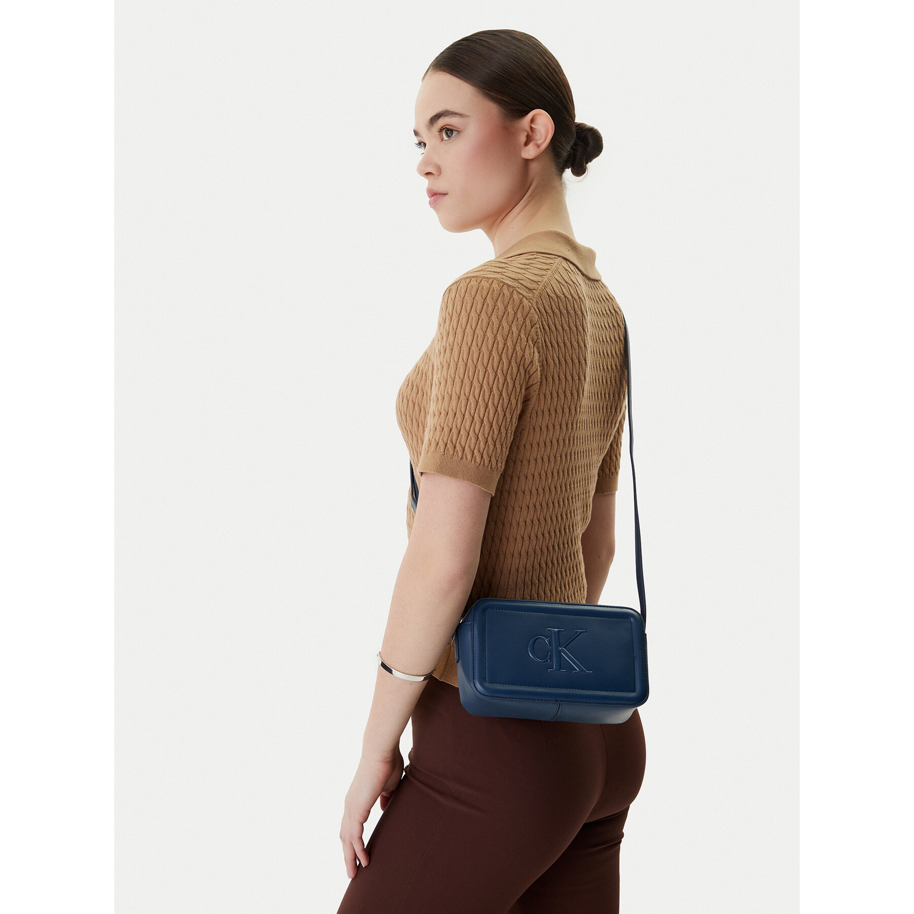 Torbica Calvin Klein Bold Ck Camera Bag LV04F3220G Plava
